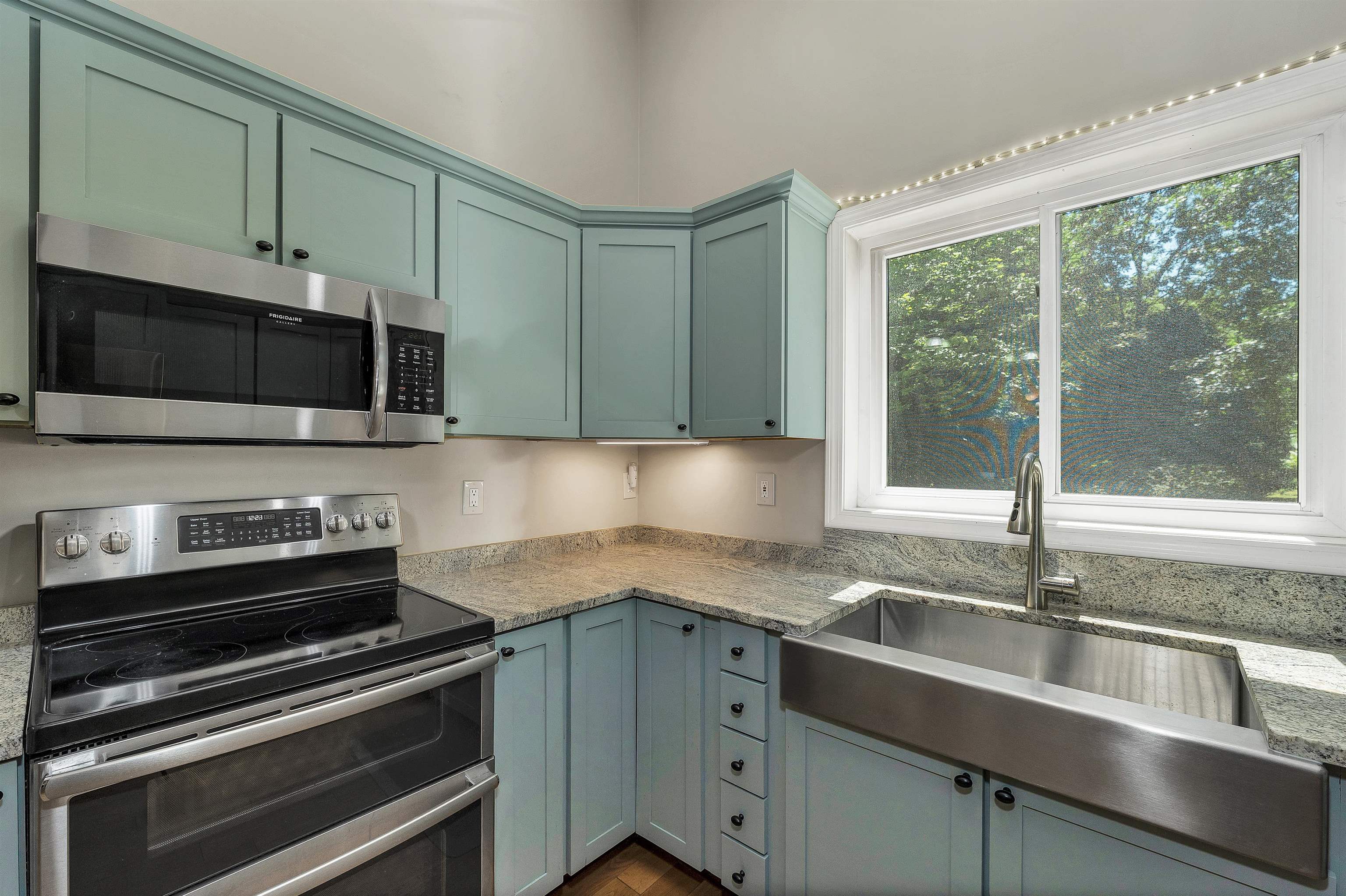 6 Putney Avenue Property Photo 27