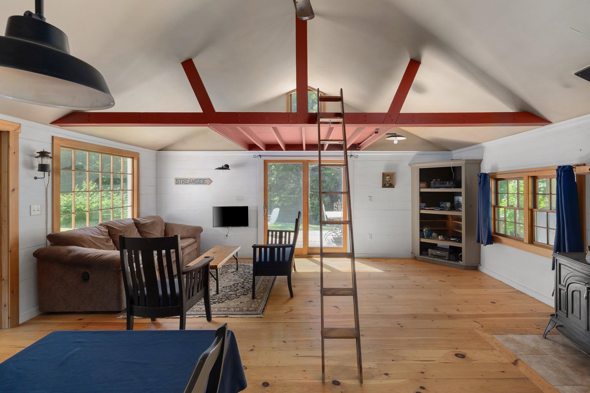 86 Deane Road Property Photo 12