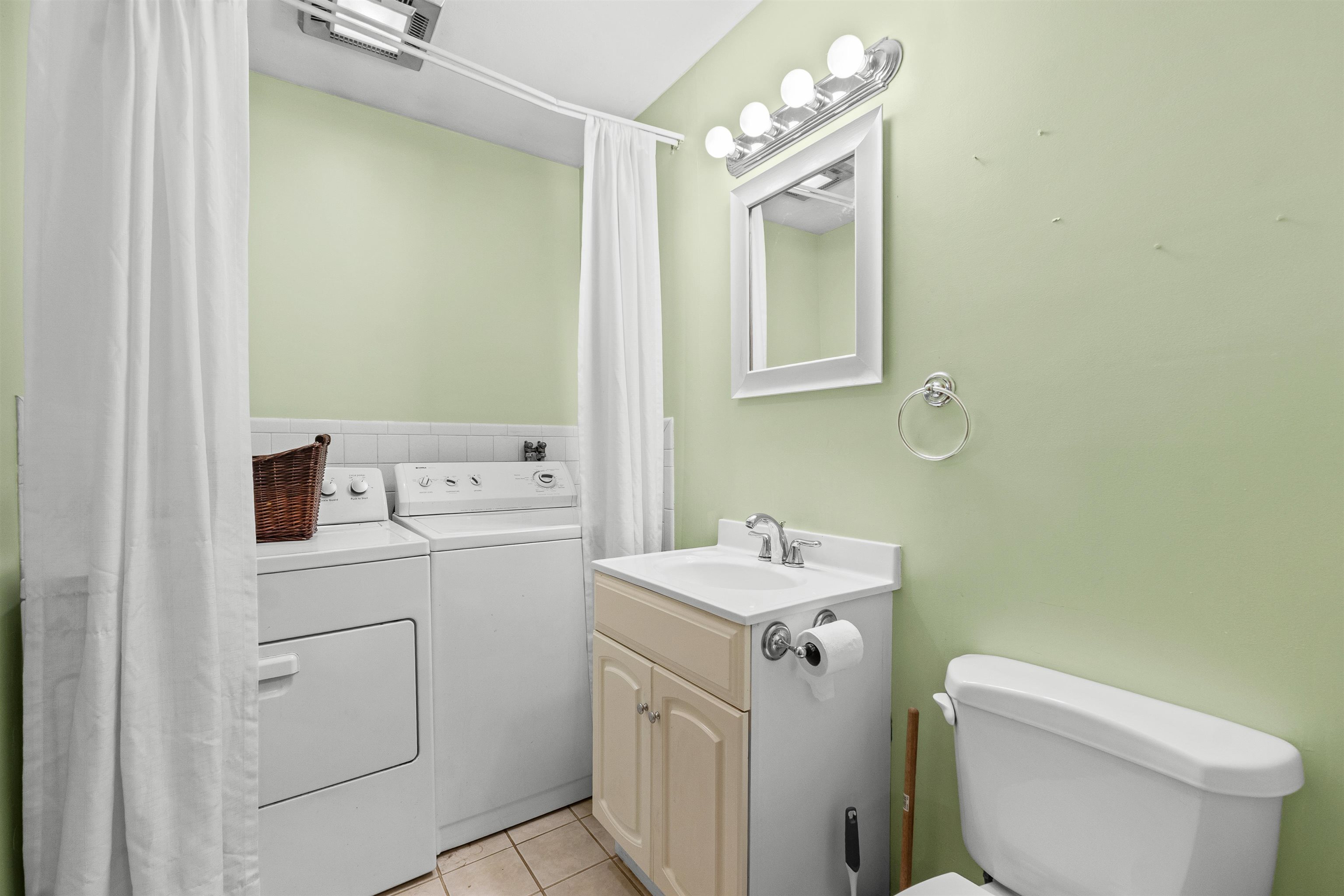 26 Lois Street Property Photo 4