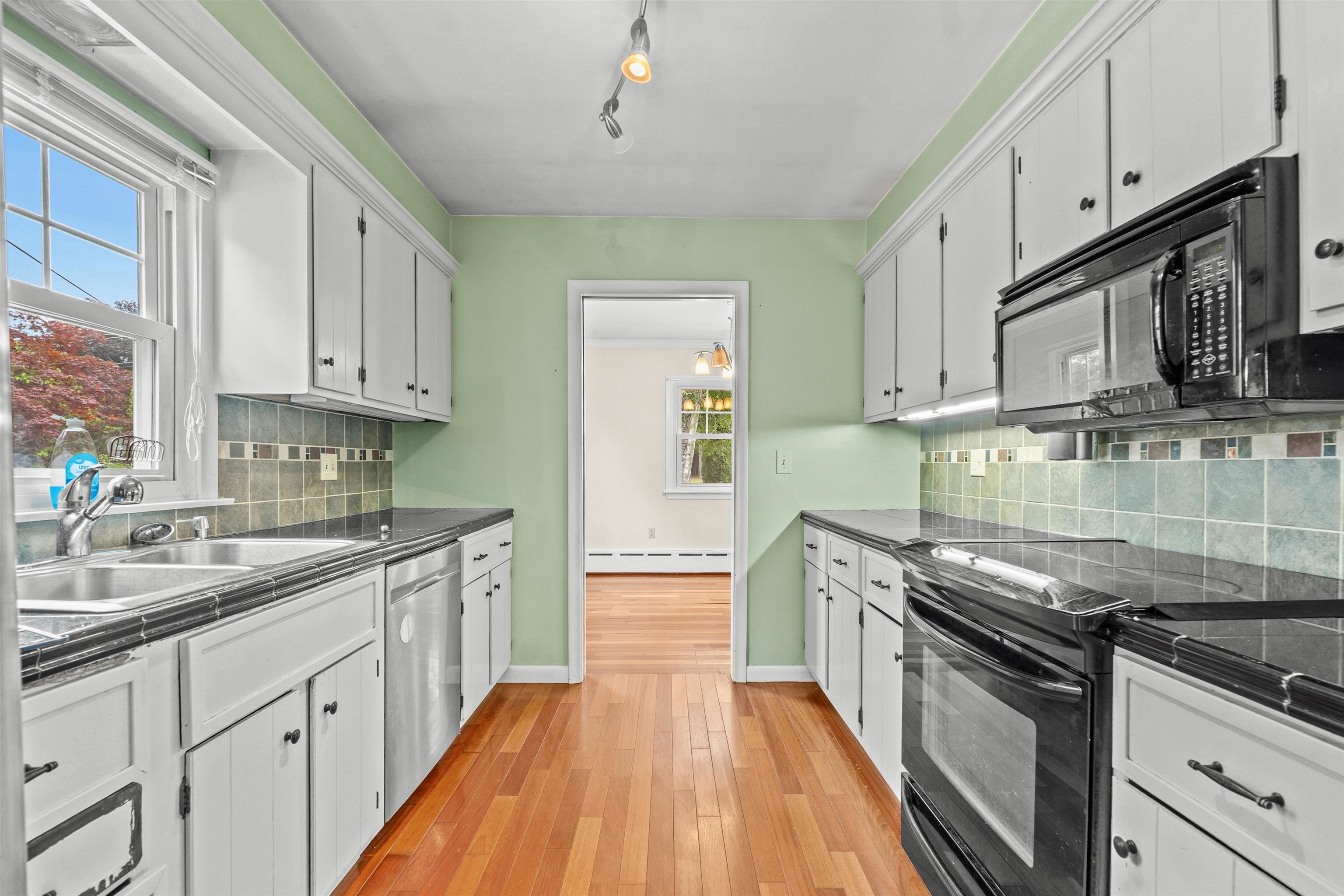 26 Lois Street Property Photo 8