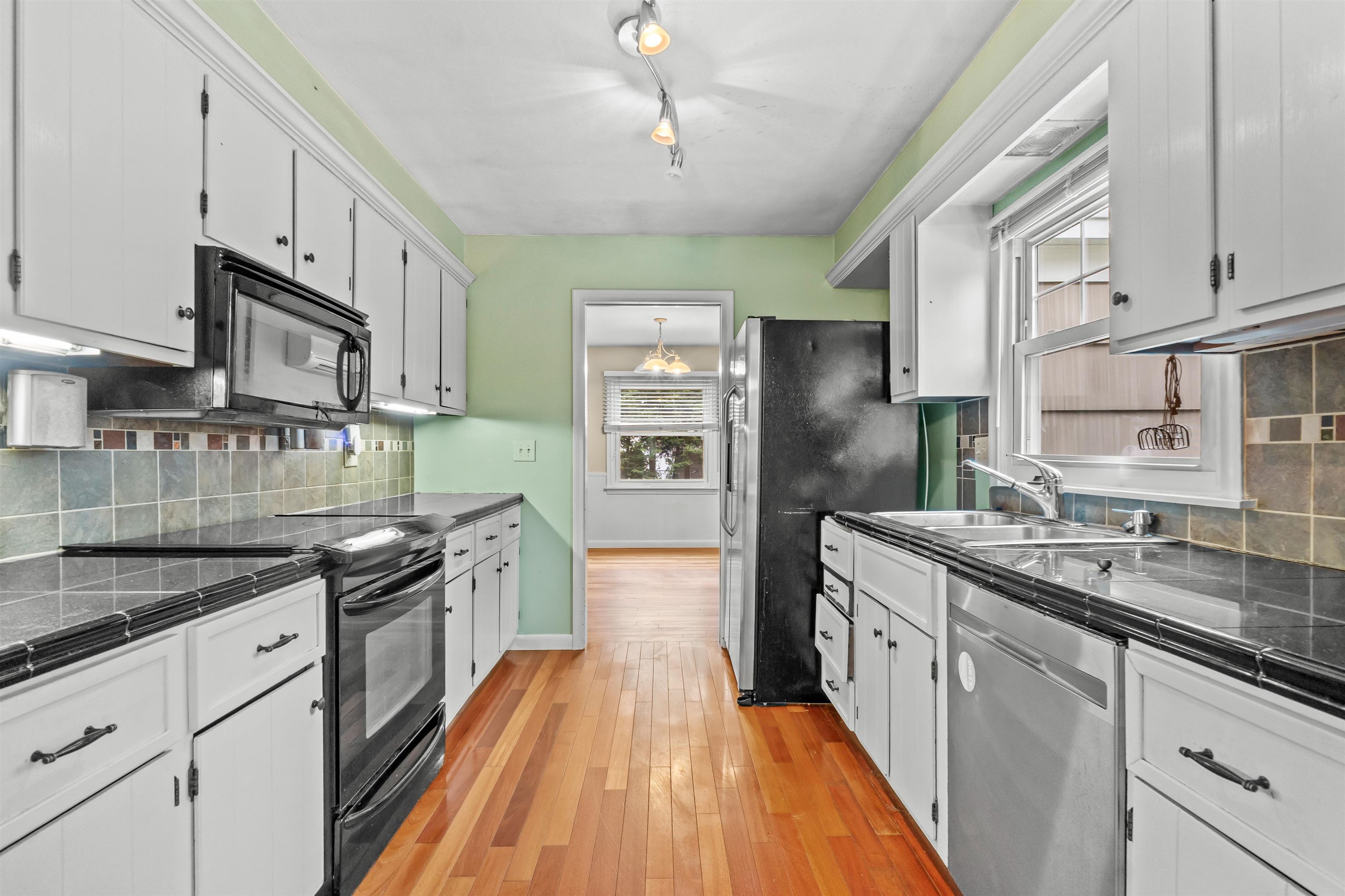 26 Lois Street Property Photo 9