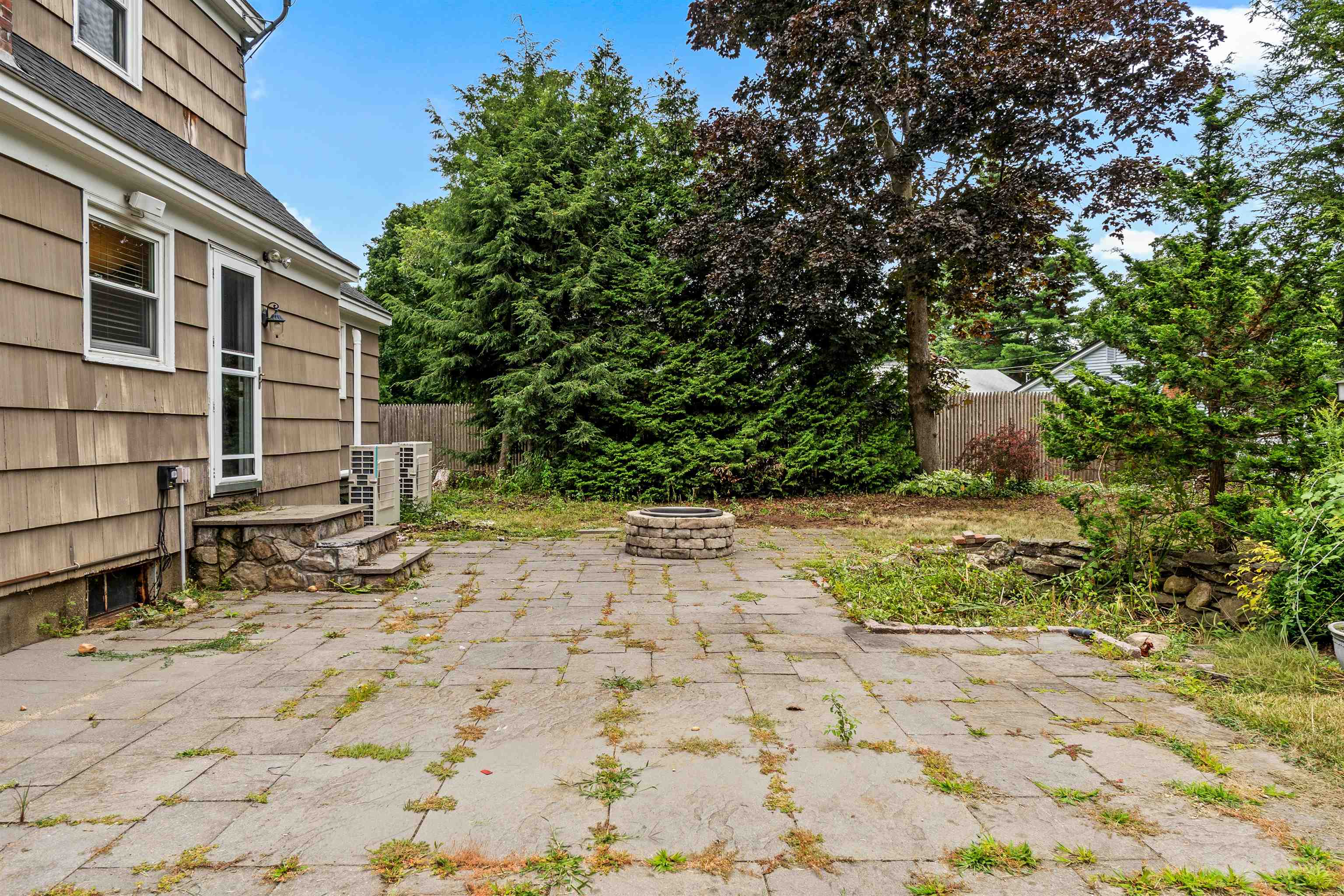 26 Lois Street Property Photo 24