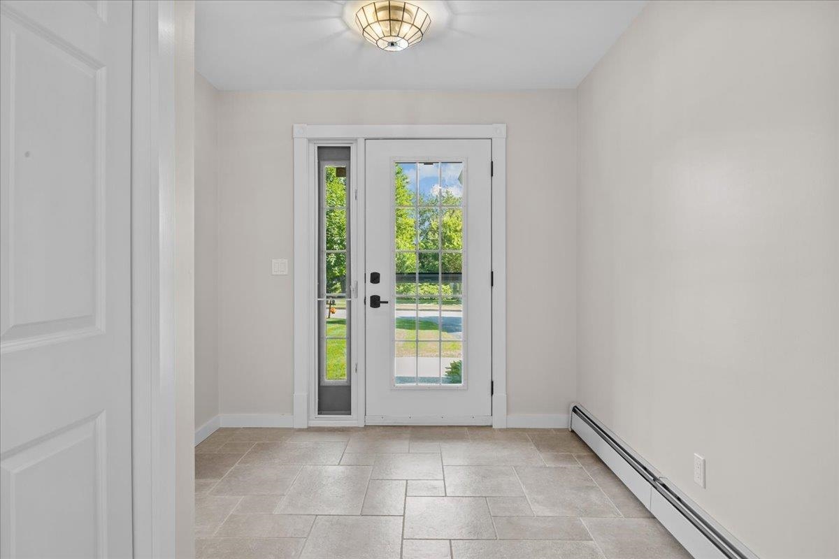 331 Bittersweet Circle Property Photo 4