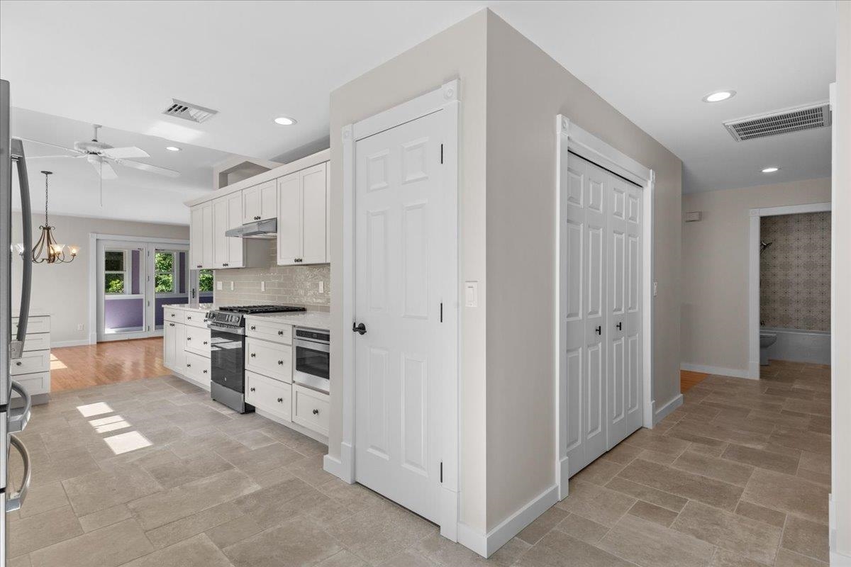 331 Bittersweet Circle Property Photo 5