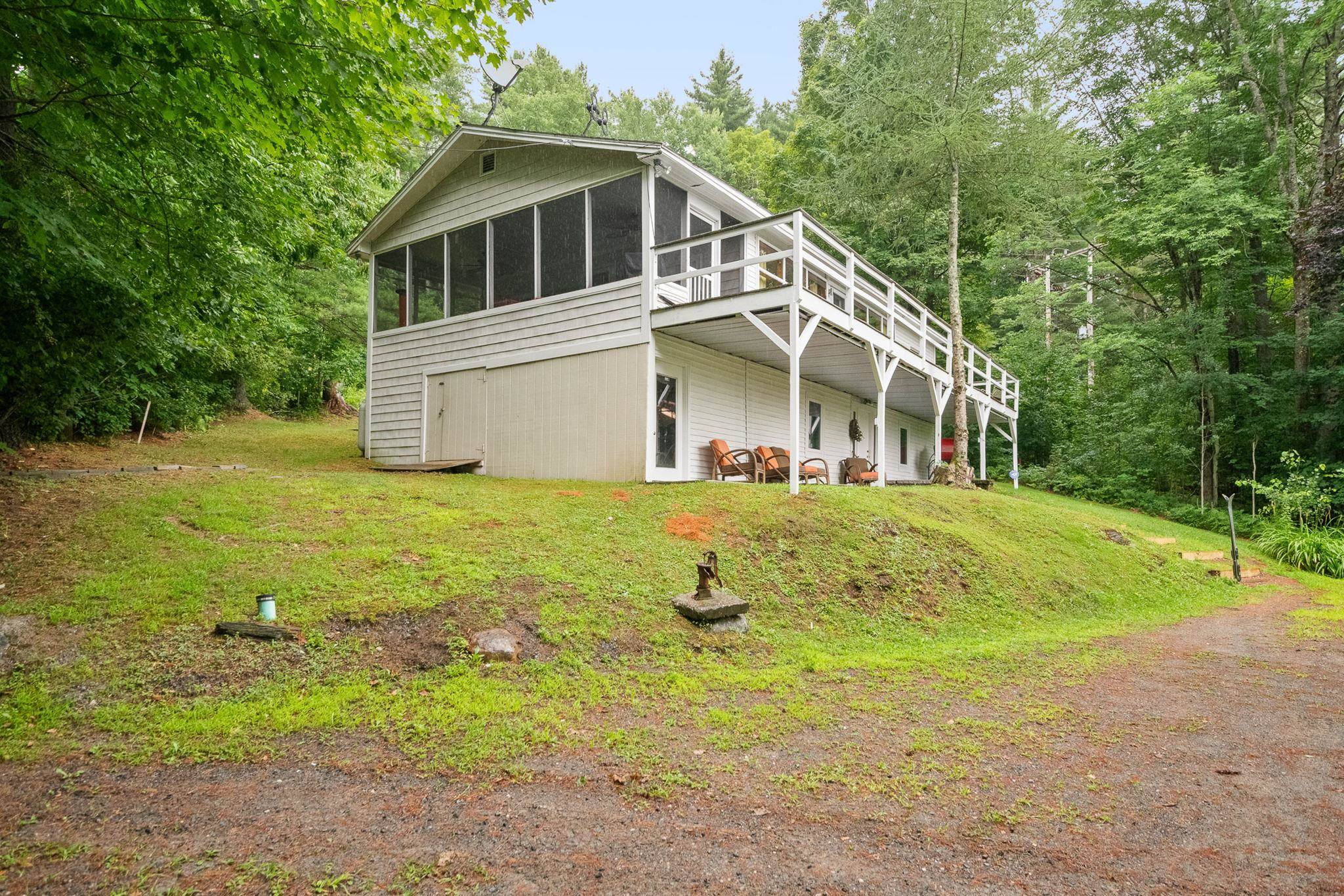 2082 Pucker Street Property Photo 1