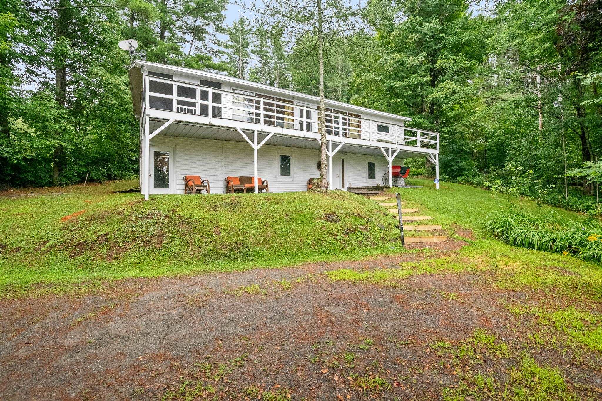 2082 Pucker Street Property Photo 2