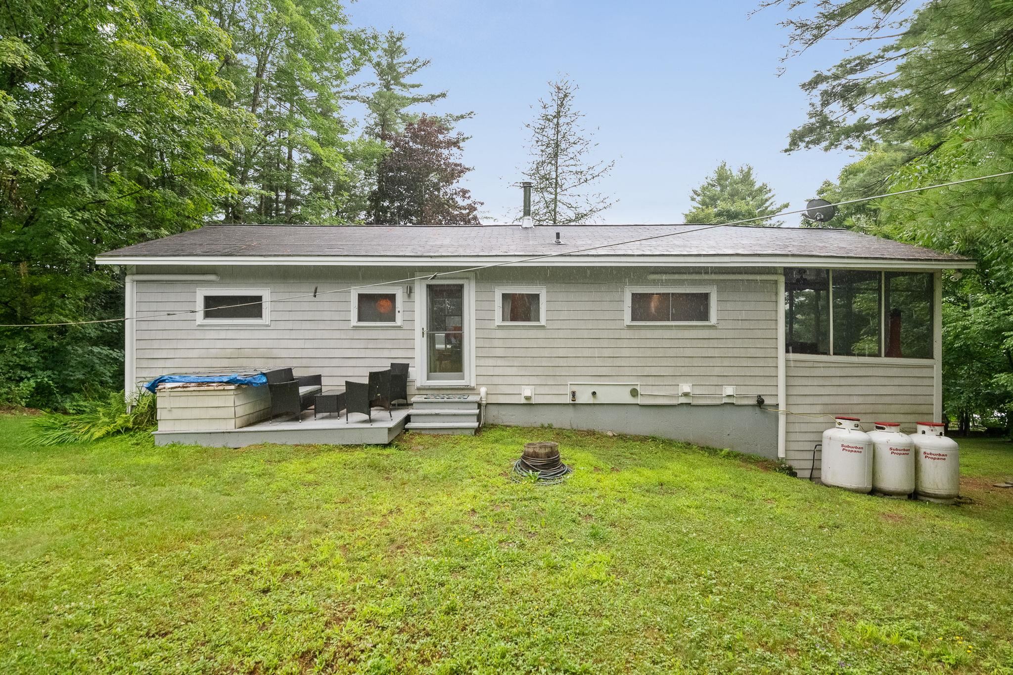 2082 Pucker Street Property Photo 3