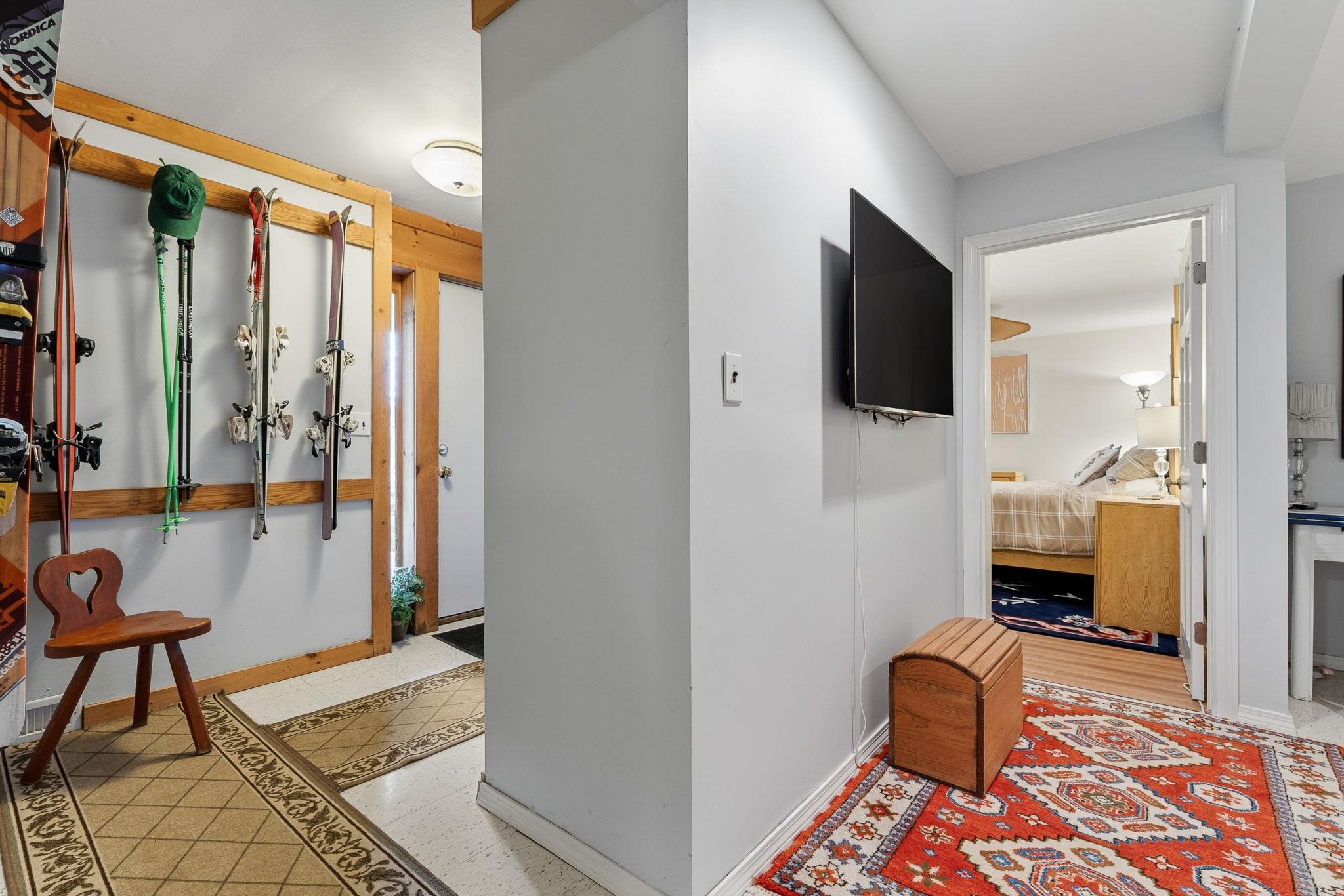 2082 Pucker Street Property Photo 8