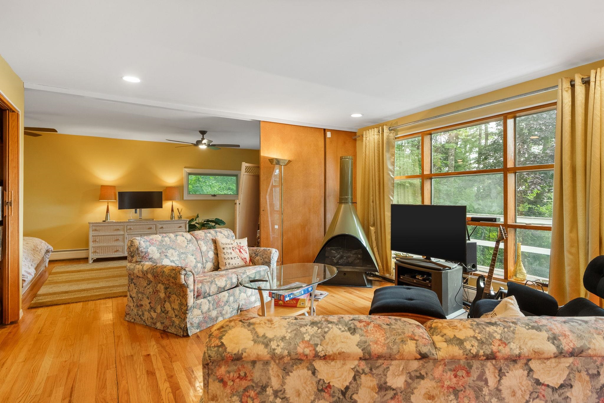 2082 Pucker Street Property Photo 15