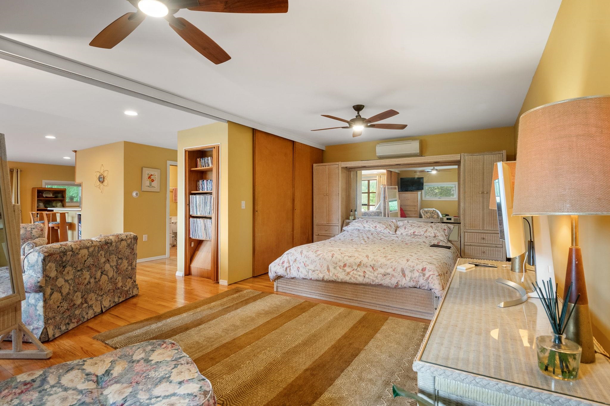 2082 Pucker Street Property Photo 36