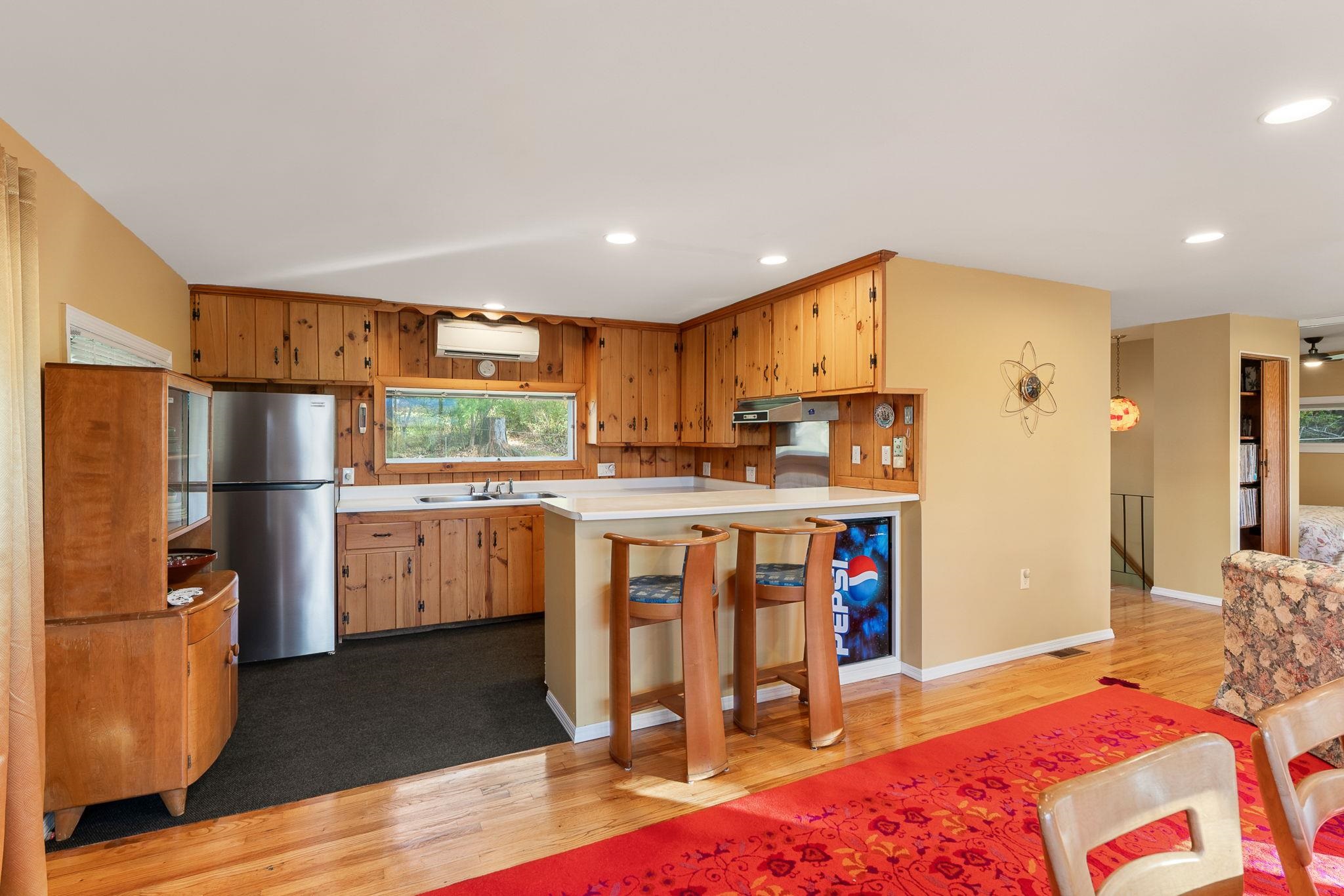 2082 Pucker Street Property Photo 37