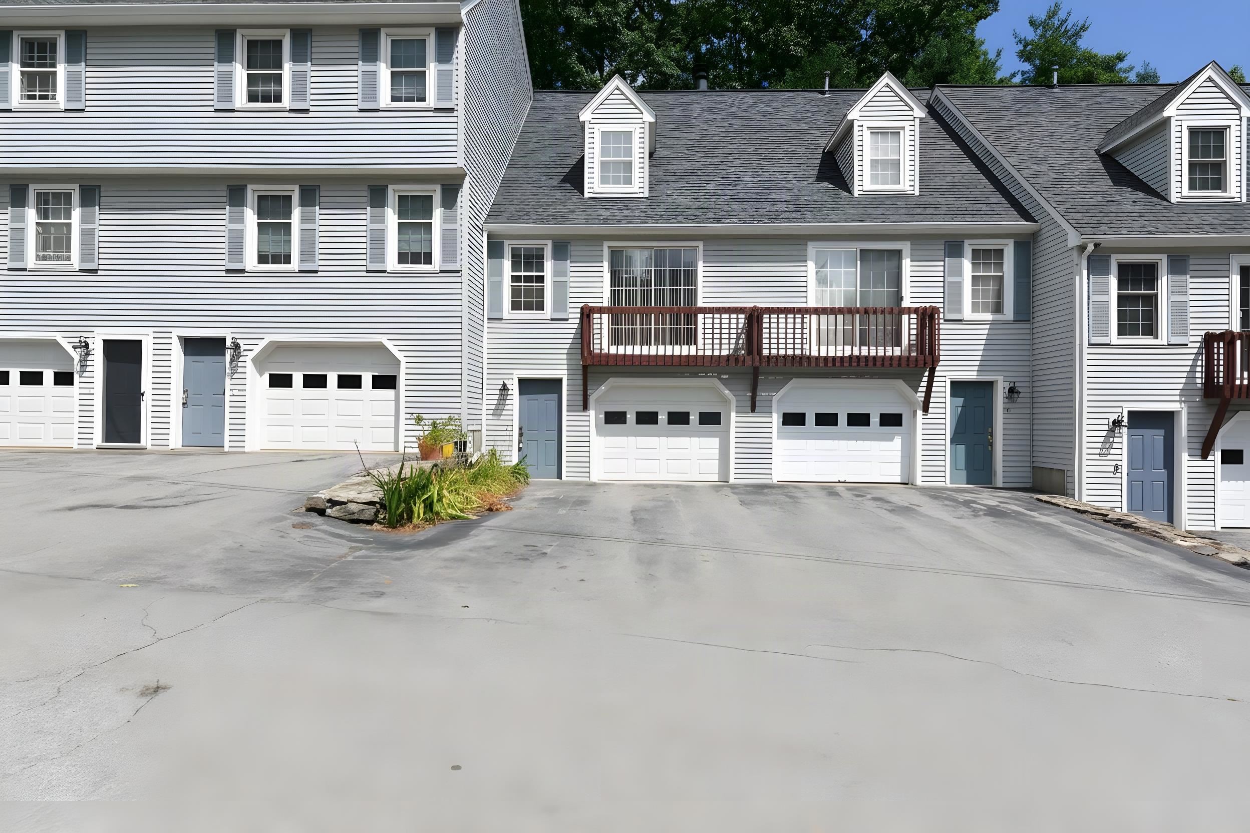8 Hawkstead Hollow Property Photo 1