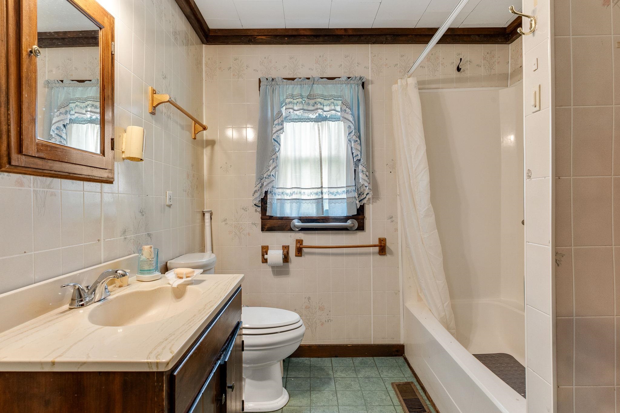 476 Us Route 2 Property Photo 23