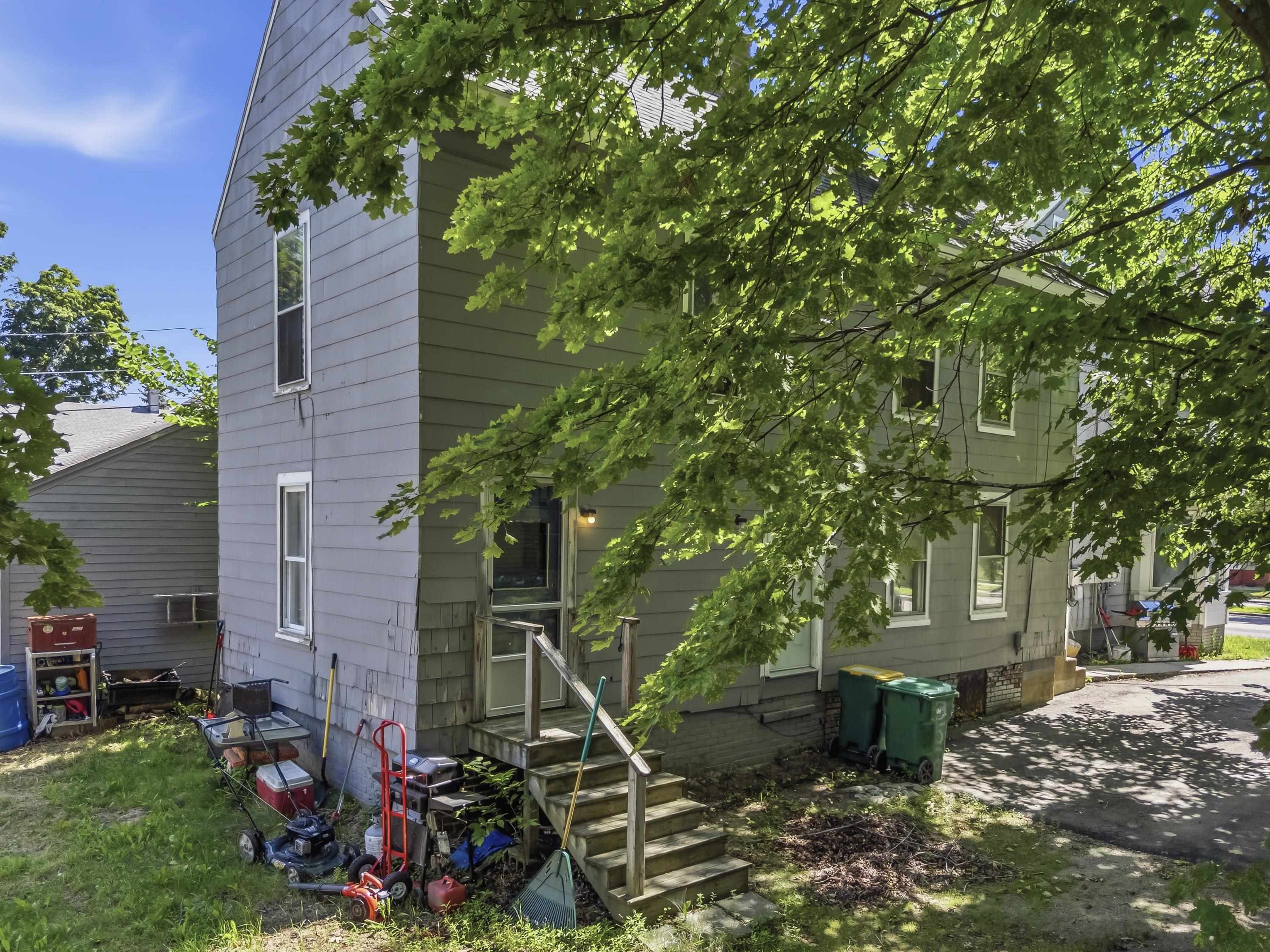352 Portland Street Property Photo 3