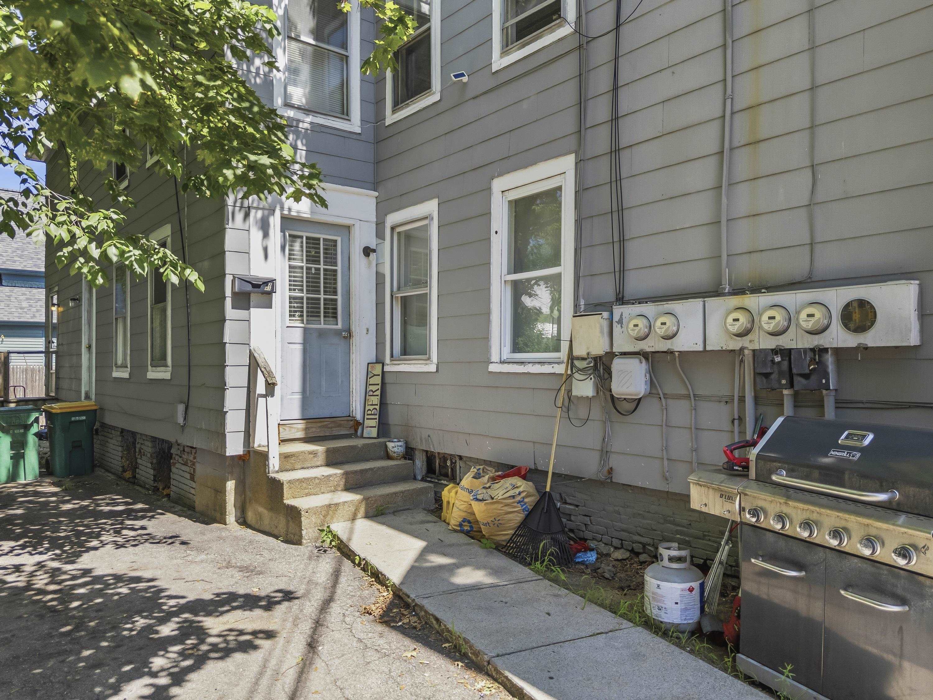 352 Portland Street Property Photo 4