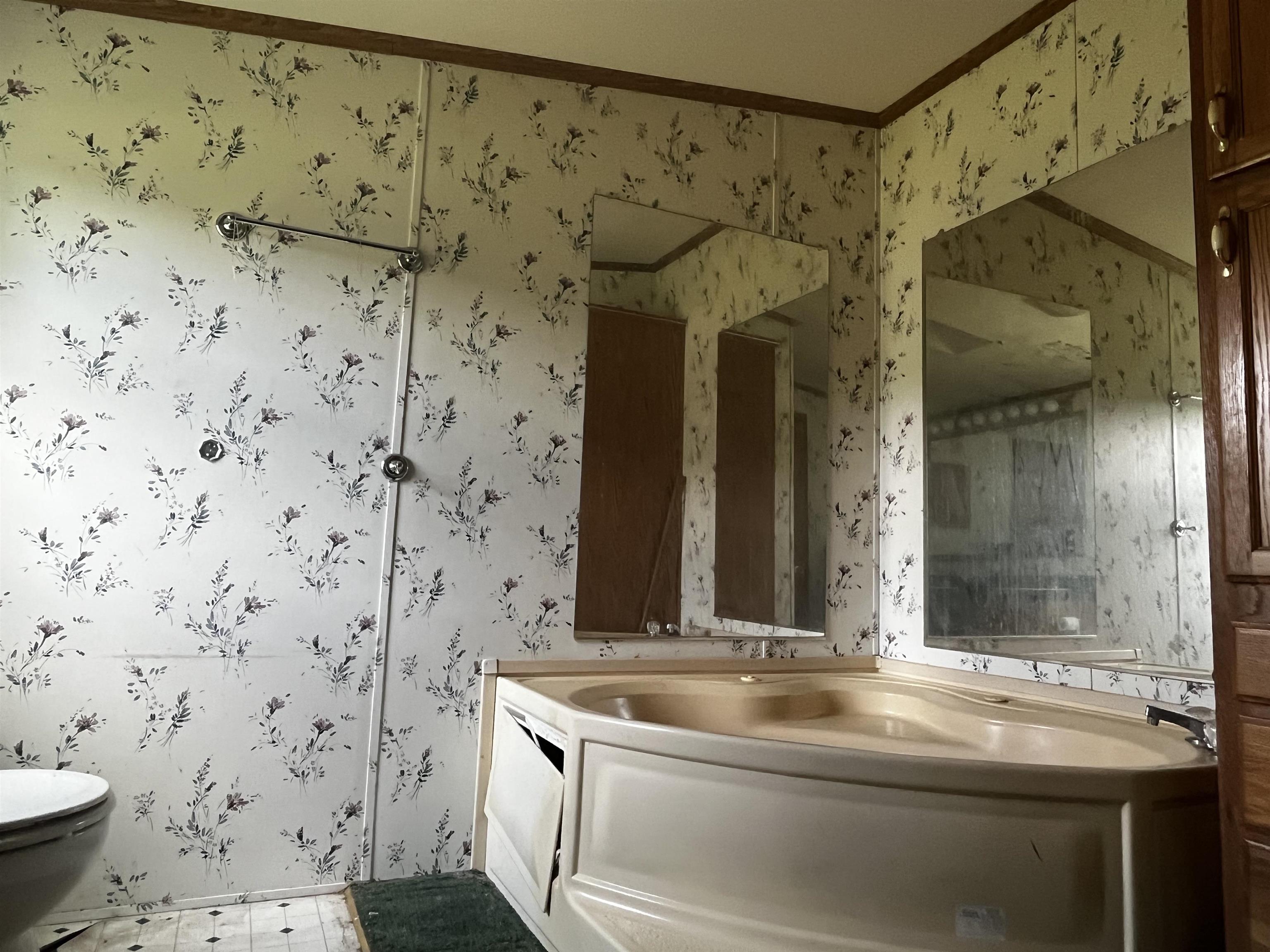135 West Main Street Property Photo 32