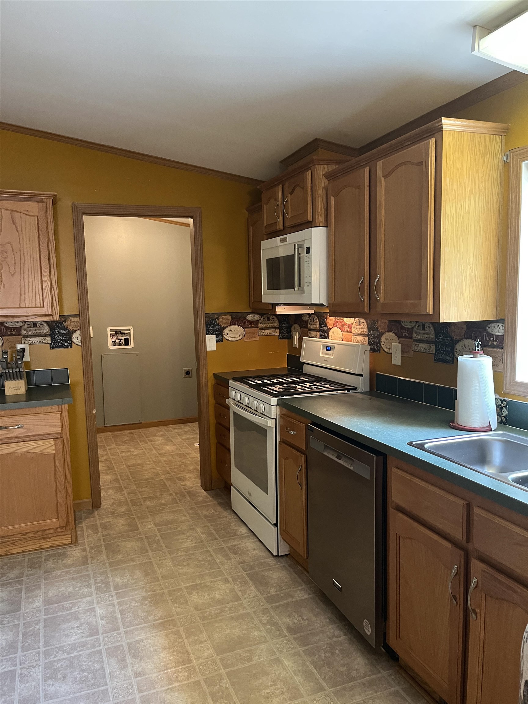34 Ivy Lane Property Photo 12