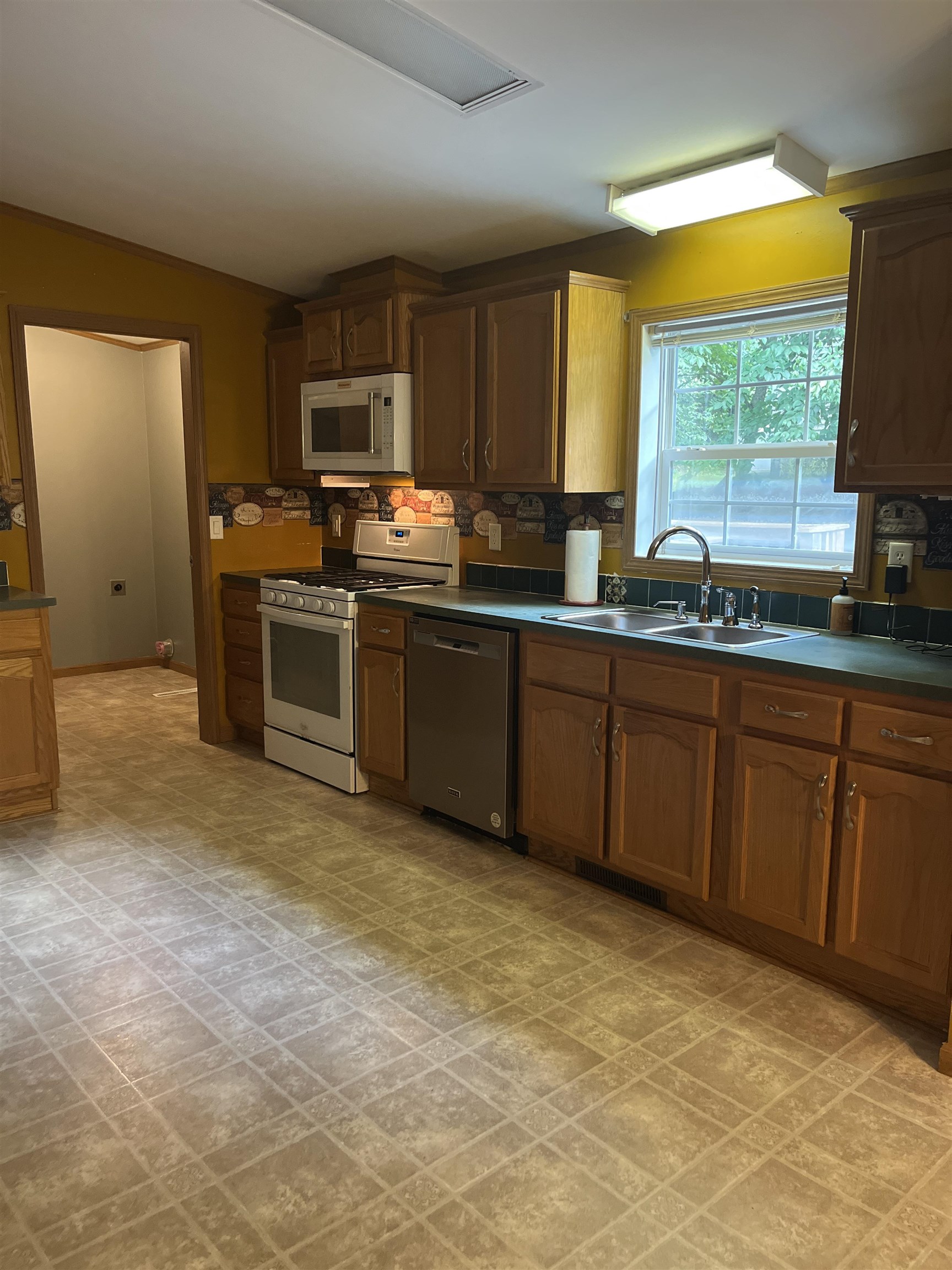 34 Ivy Lane Property Photo 15