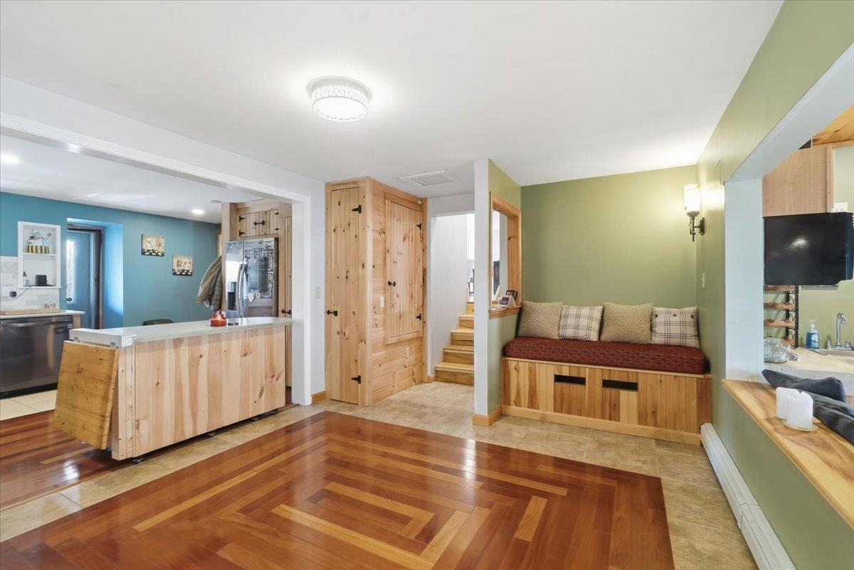 236 Baker Street Property Photo 6