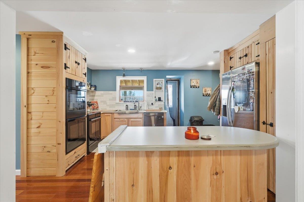 236 Baker Street Property Photo 8