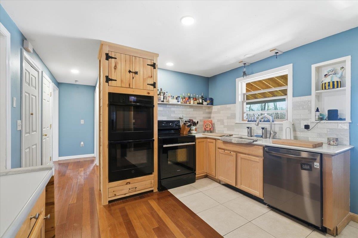 236 Baker Street Property Photo 9