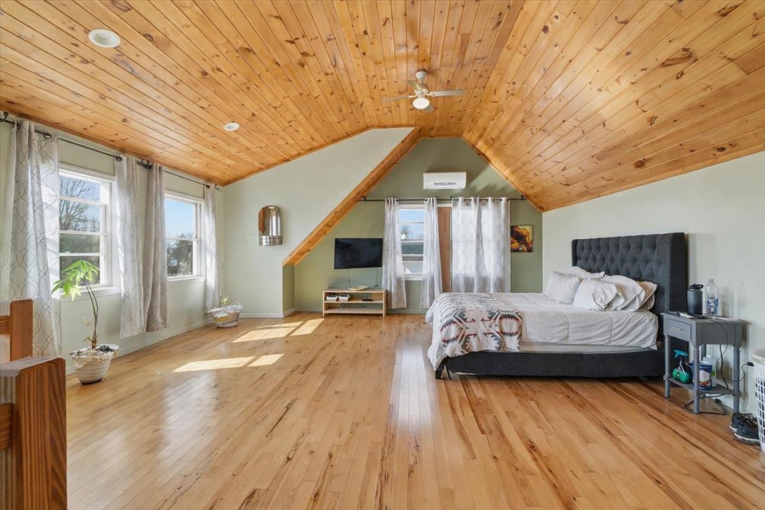 236 Baker Street Property Photo 19