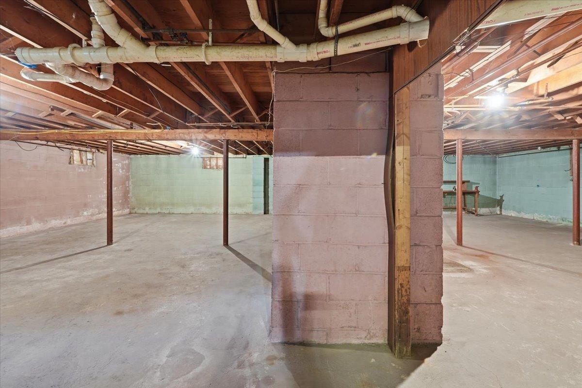 7-9 Oak Street Property Photo 43