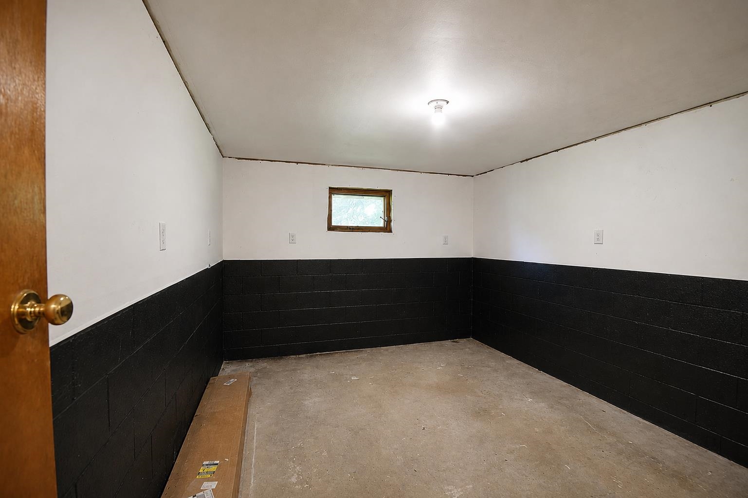 17 Packard Road Property Photo 27