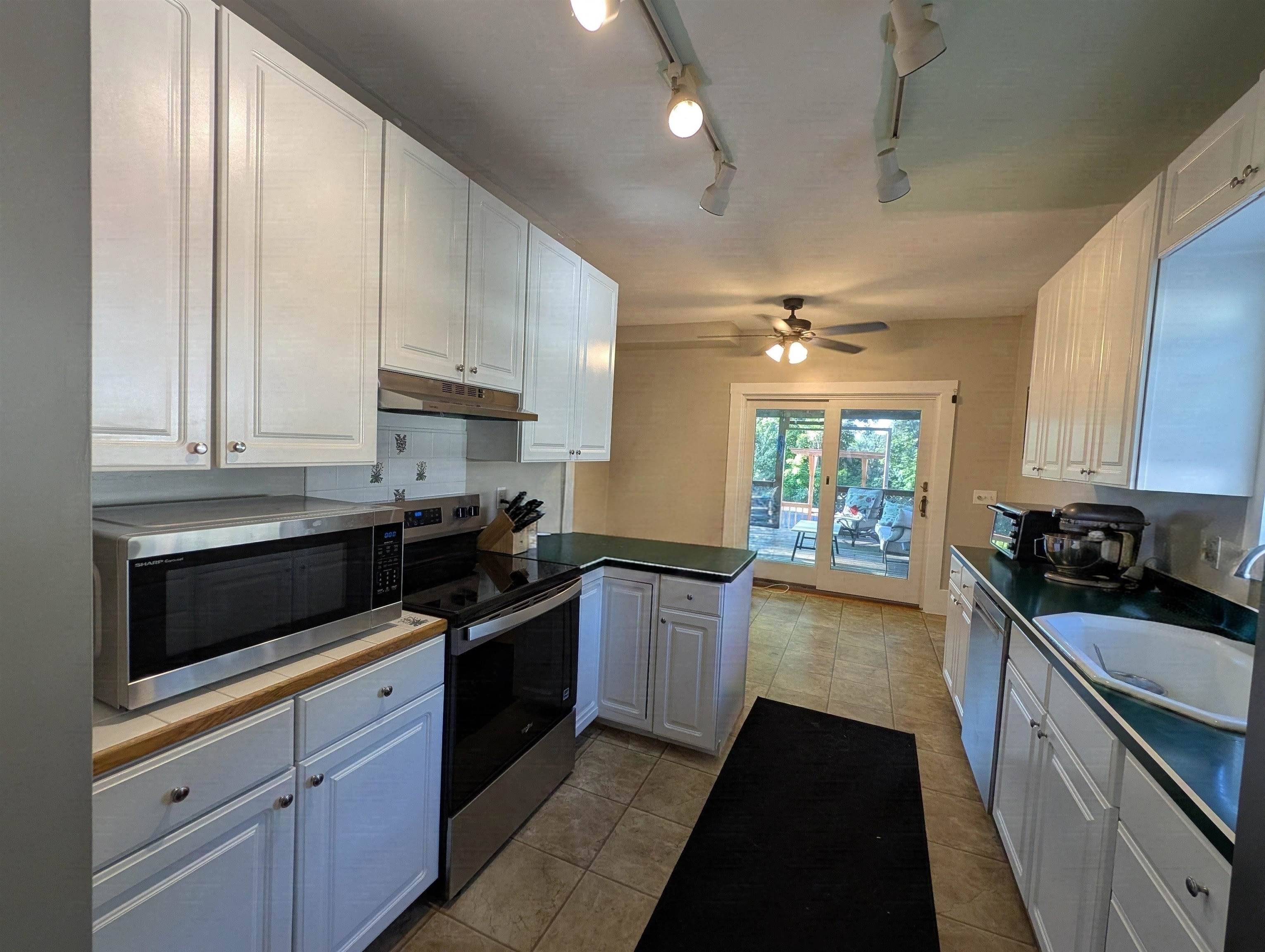 18 Pleasant Street Property Photo 11