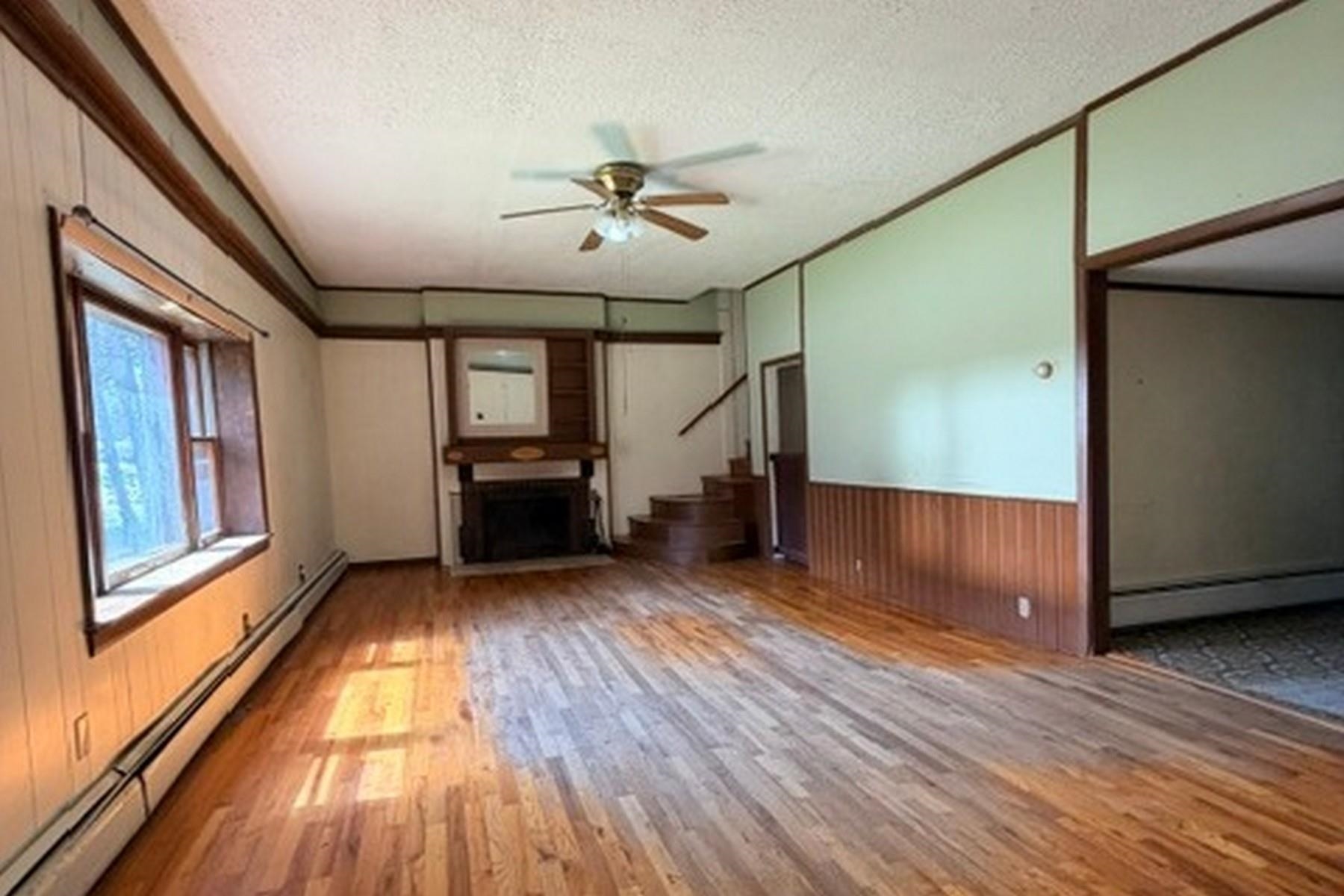 208 Allen Avenue Property Photo 4