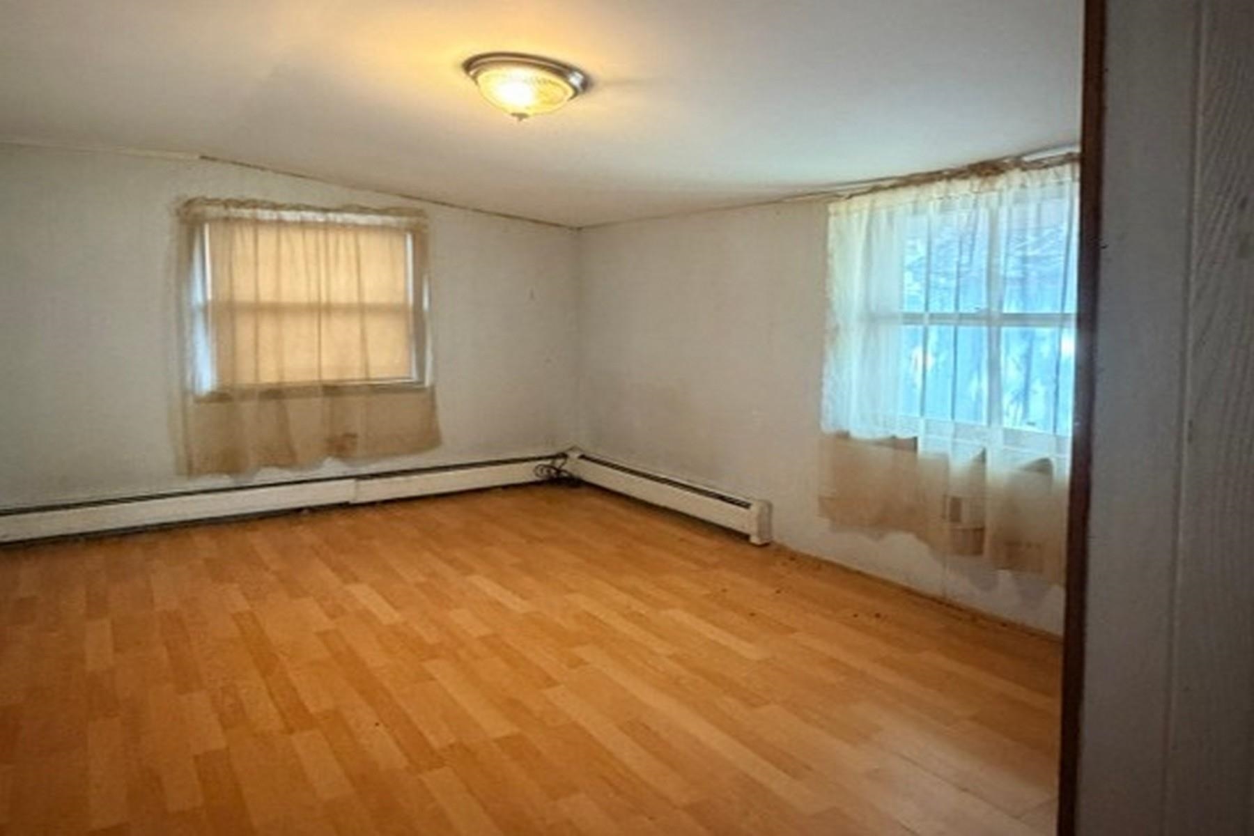 208 Allen Avenue Property Photo 8