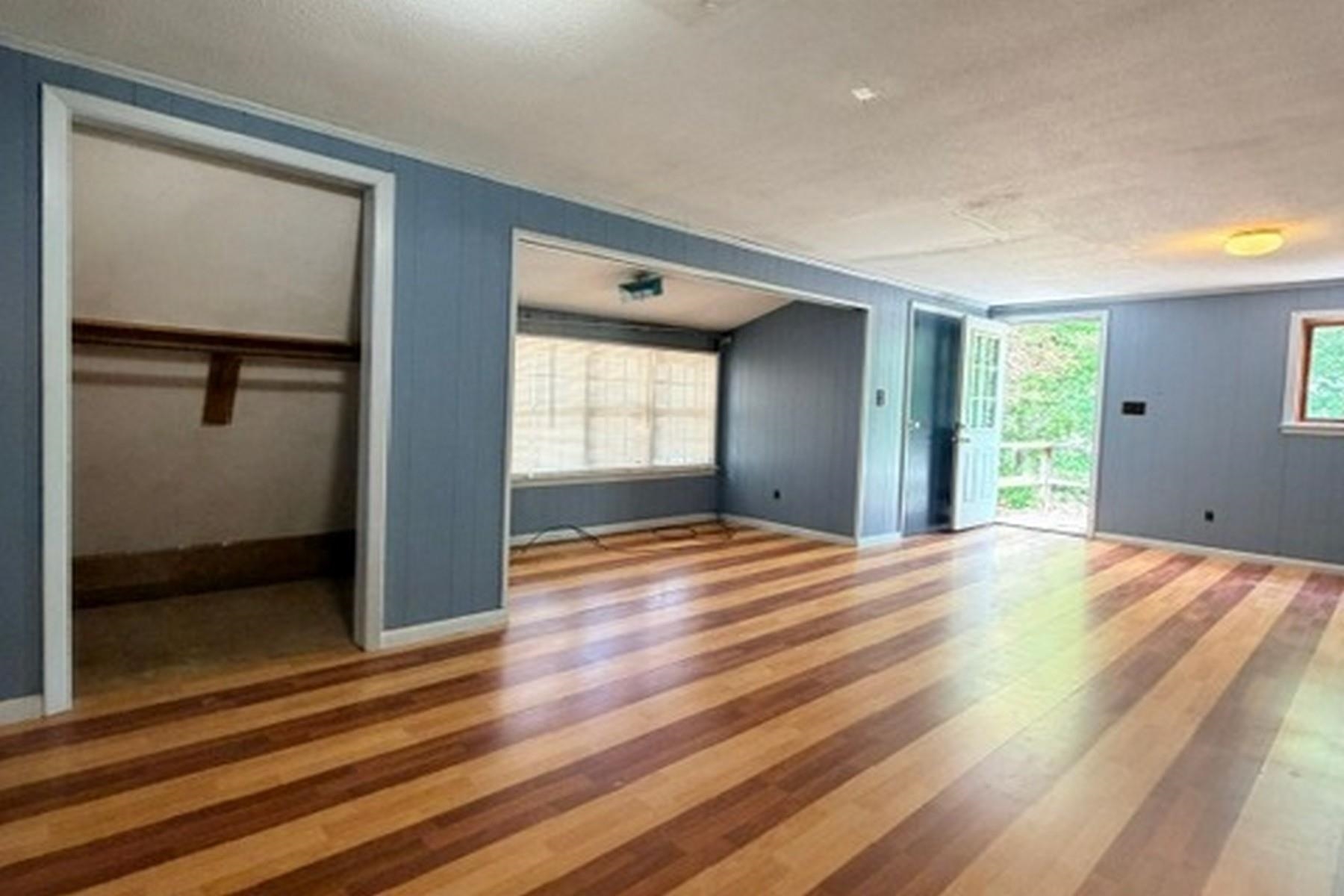 208 Allen Avenue Property Photo 11