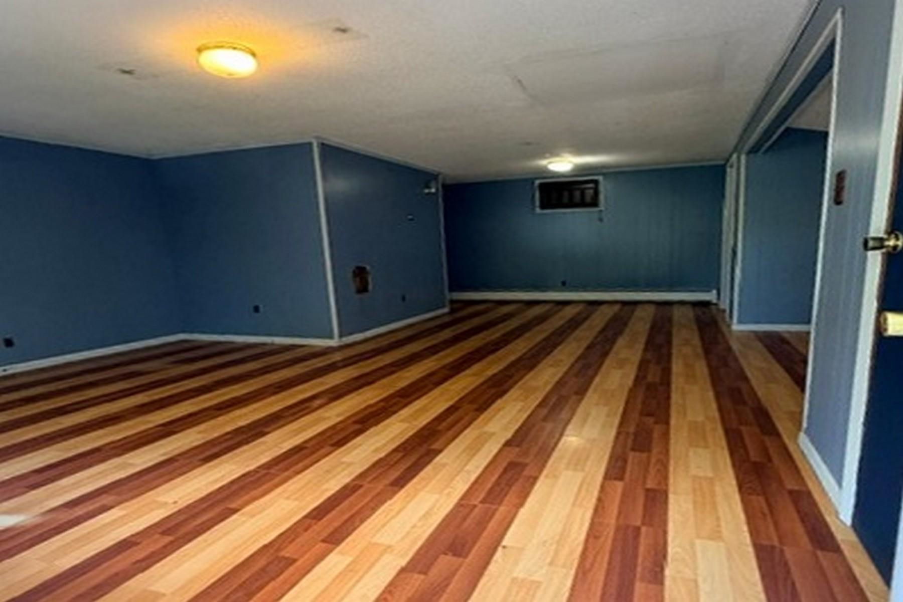 208 Allen Avenue Property Photo 13
