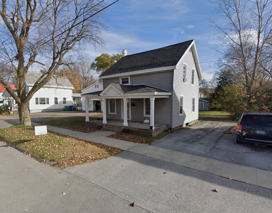 7 Oak Street Property Photo 2