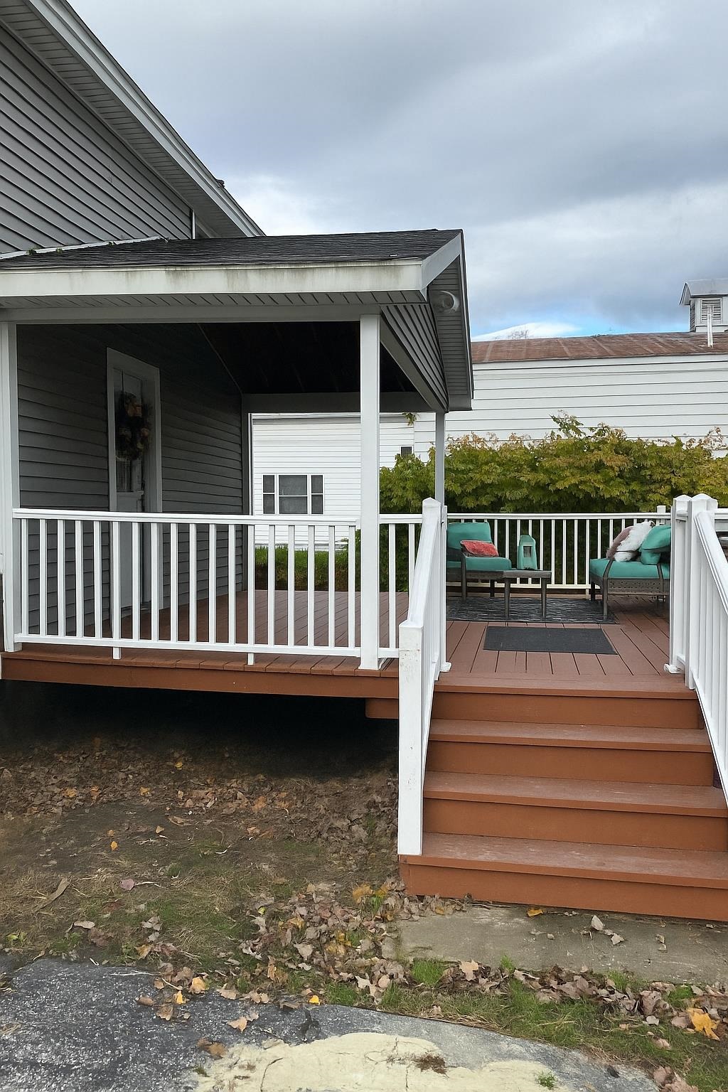 7 Oak Street Property Photo 3