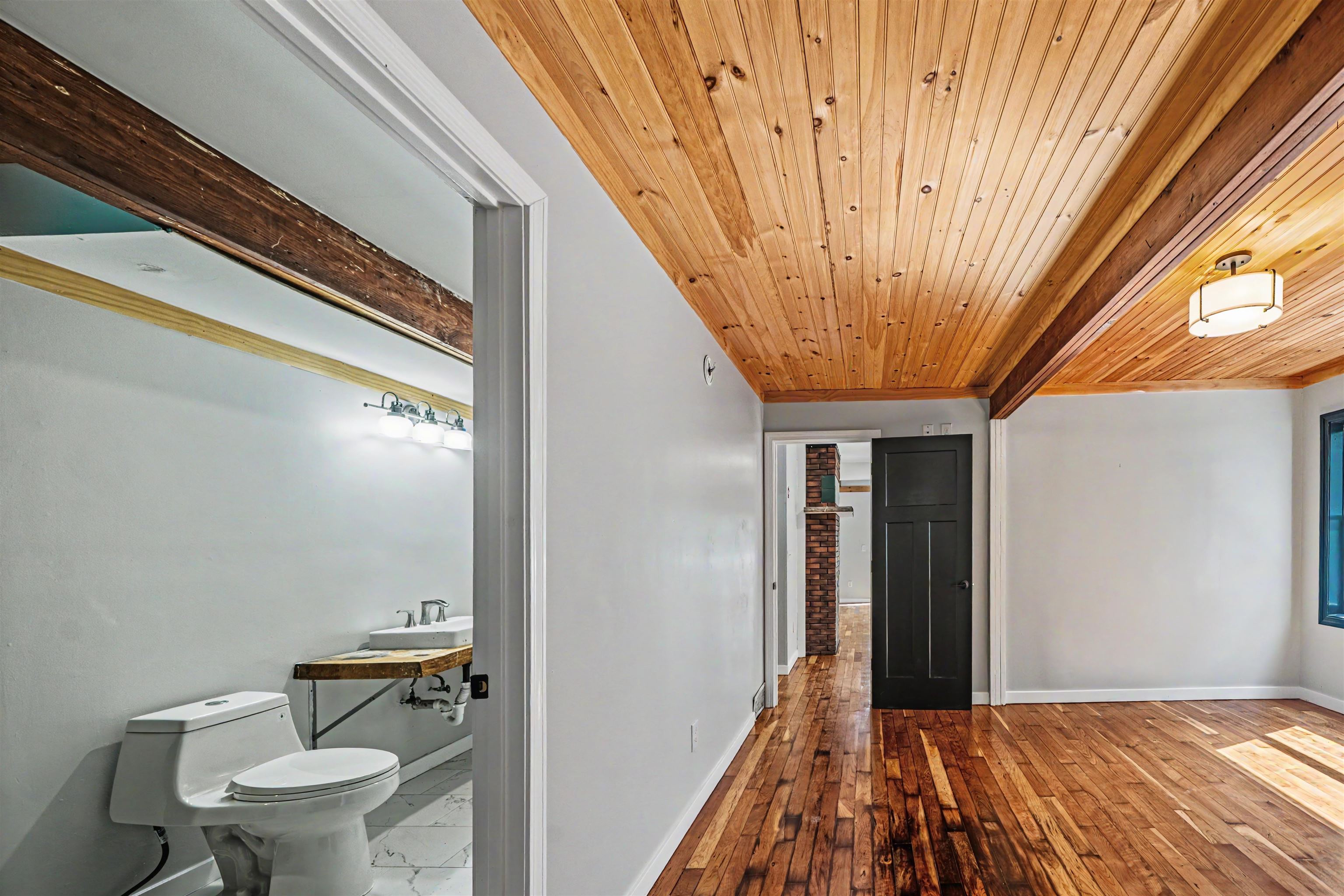 52 Pond Road Property Photo 15