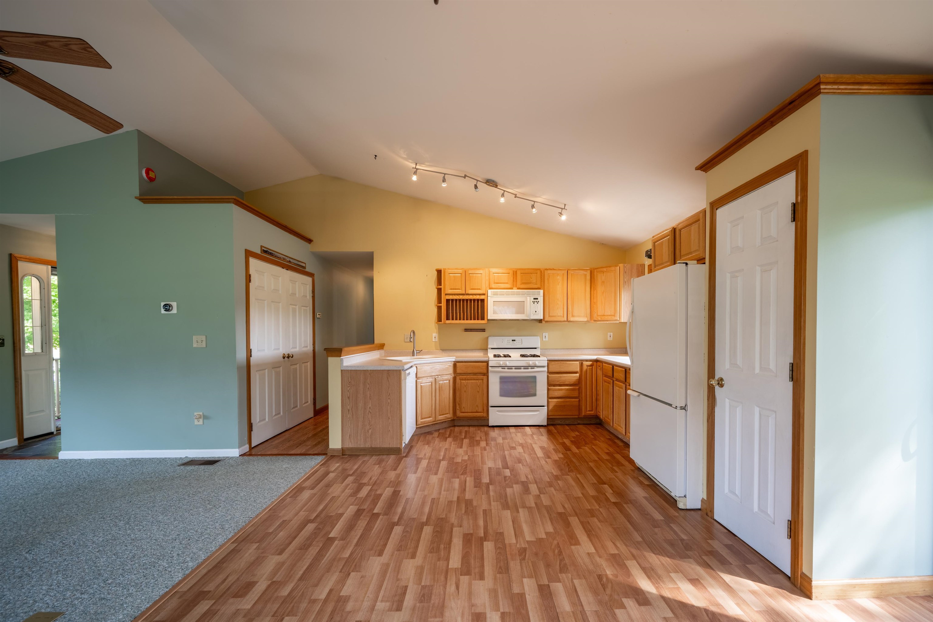13 Sunset Drive Property Photo 4