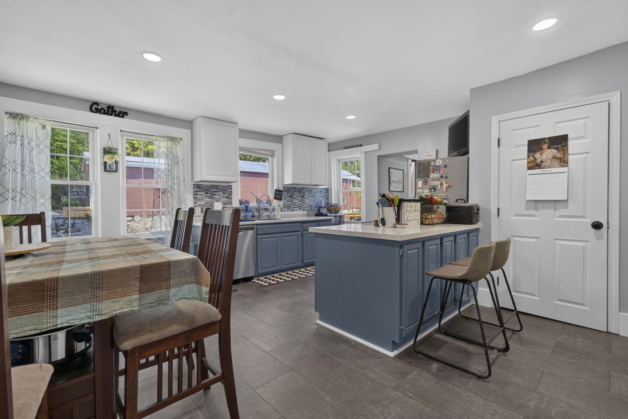 7 Island Street Property Photo 2