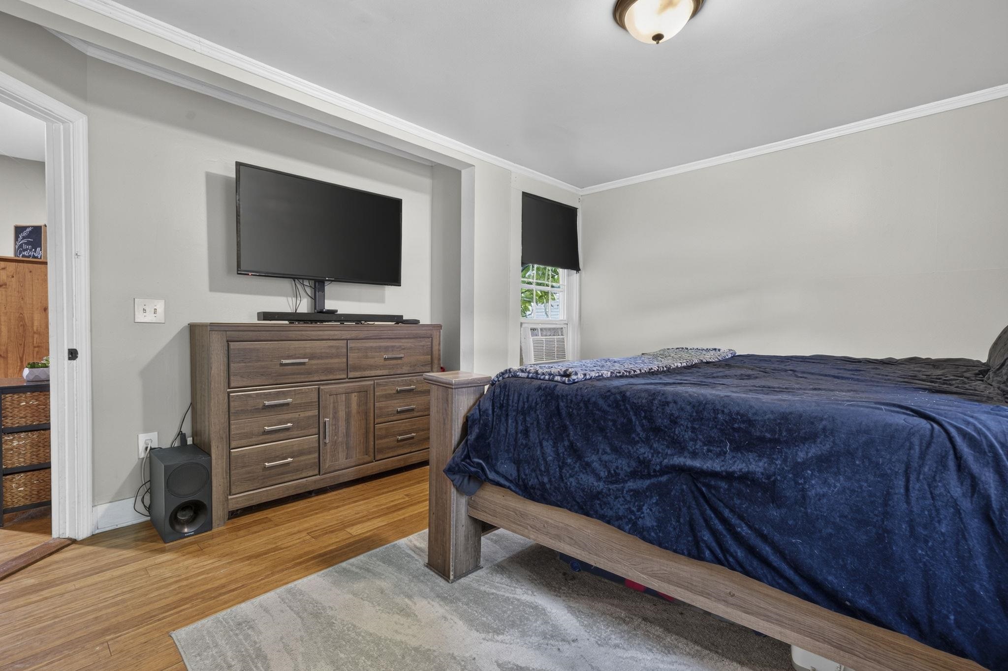 7 Island Street Property Photo 10