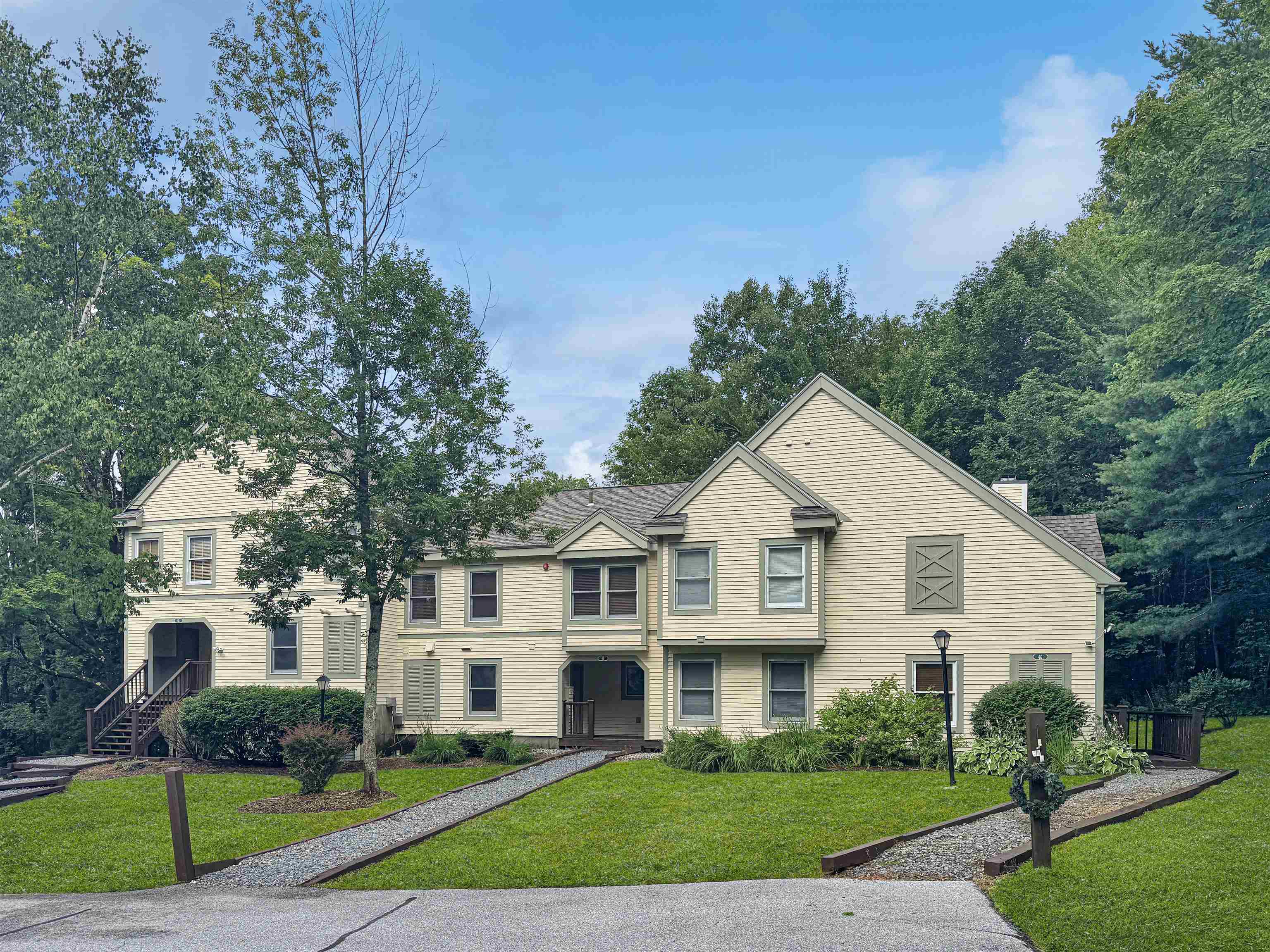 4B Newfane Circle Property Photo 1