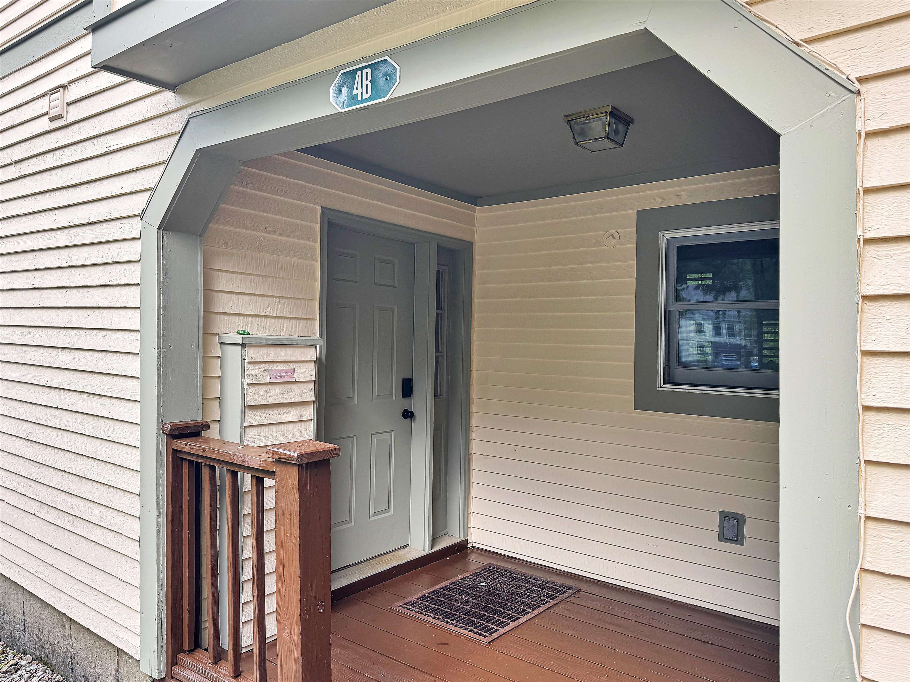 4b Newfane Circle Property Photo 2