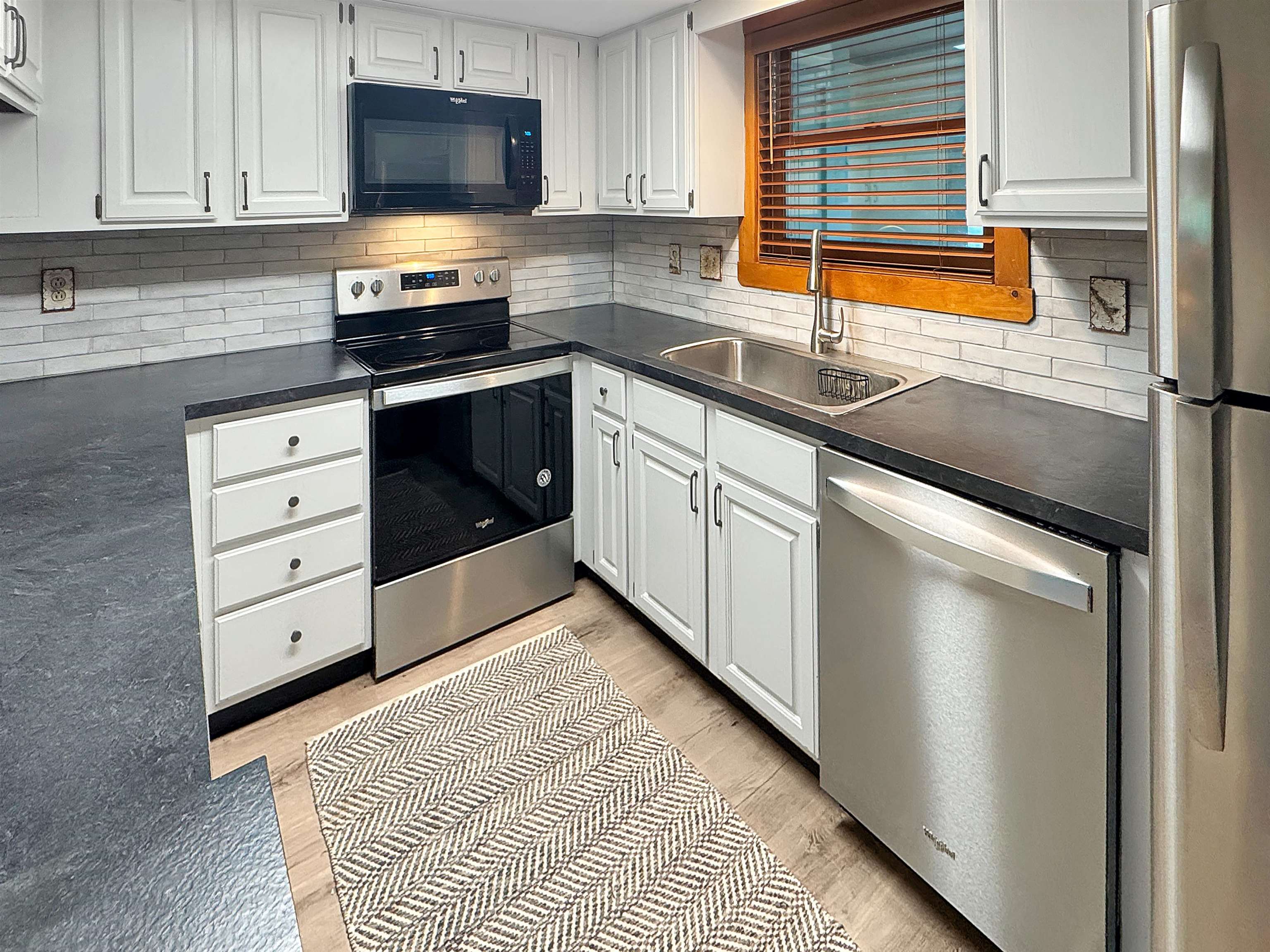 4b Newfane Circle Property Photo 6