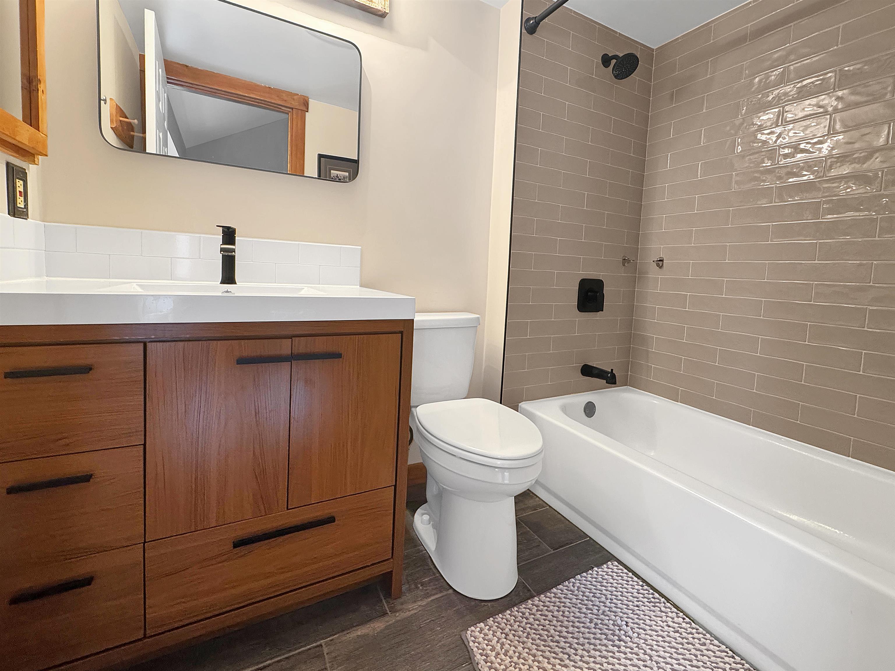 4b Newfane Circle Property Photo 15