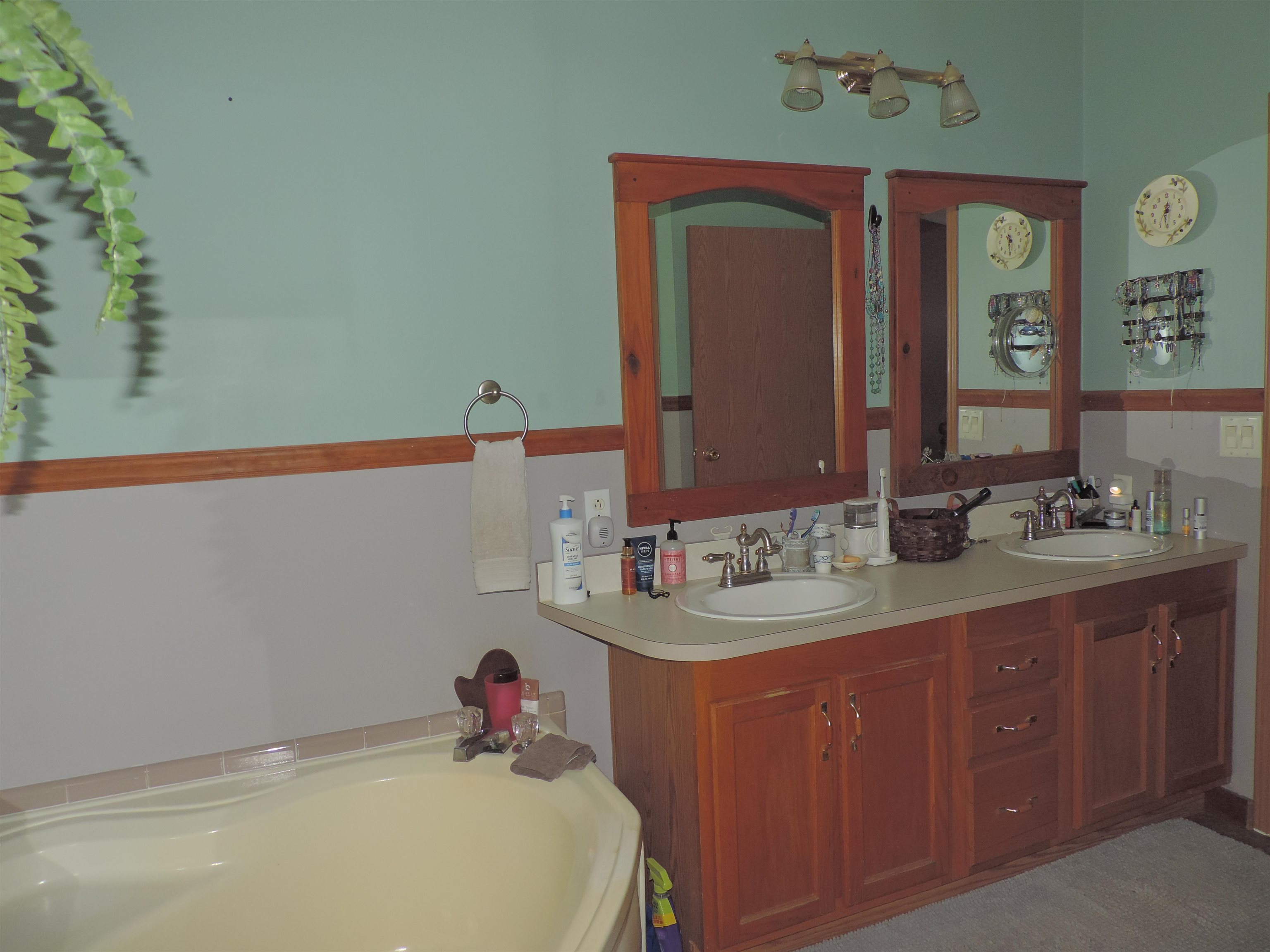 916 Deering Center Road Property Photo 26