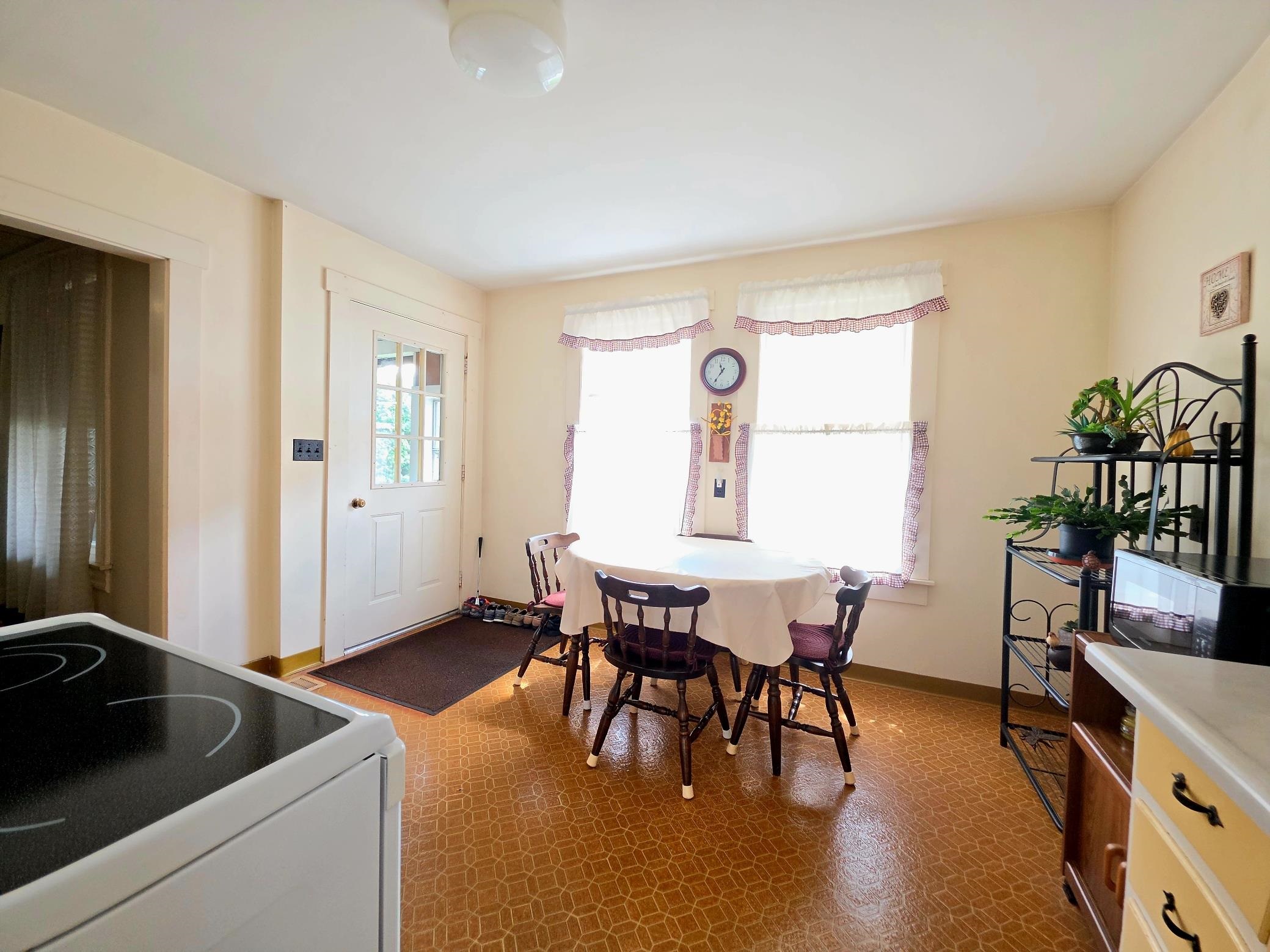 16 Dakin Street Property Photo 15