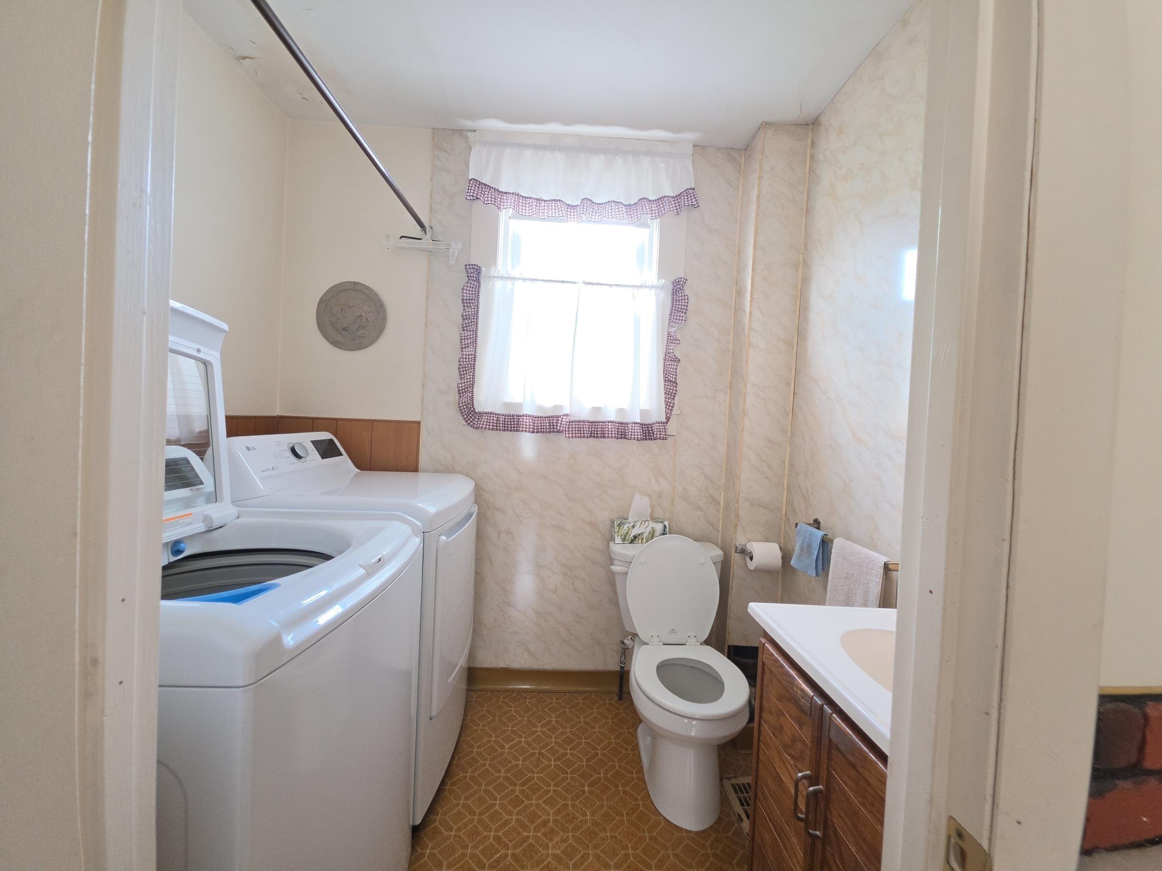 16 Dakin Street Property Photo 16