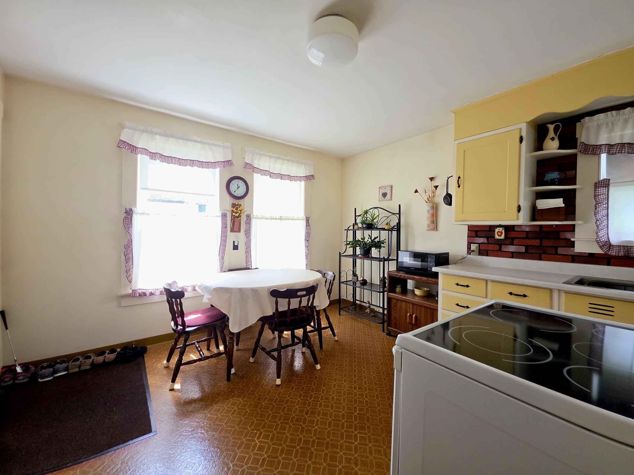 16 Dakin Street Property Photo 17