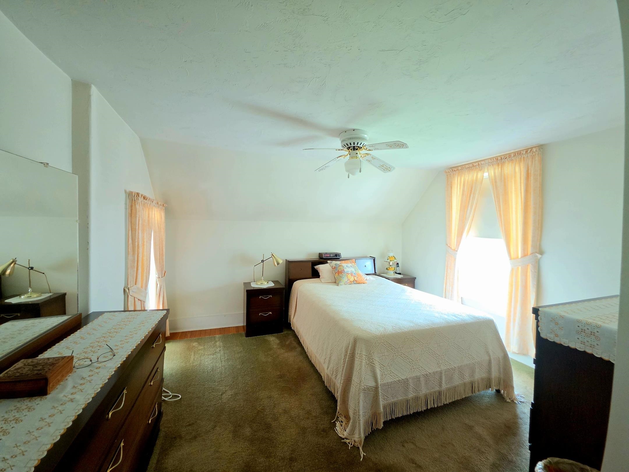 16 Dakin Street Property Photo 19