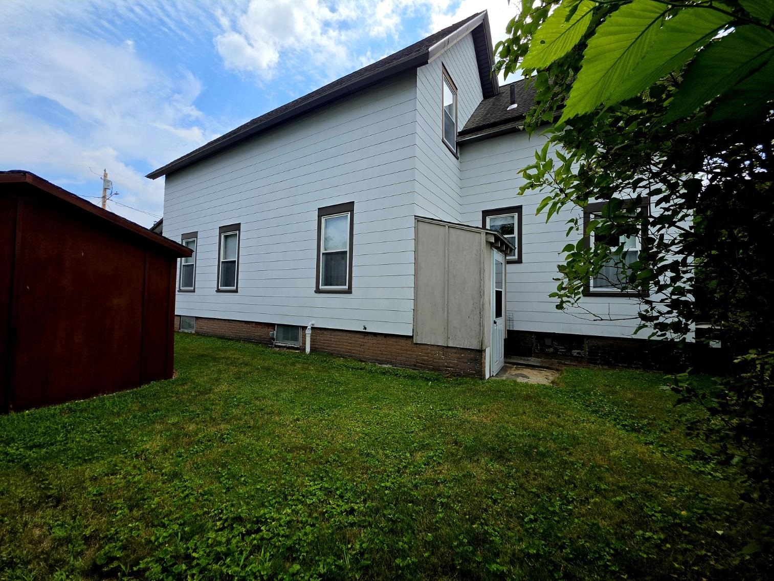 16 Dakin Street Property Photo 28