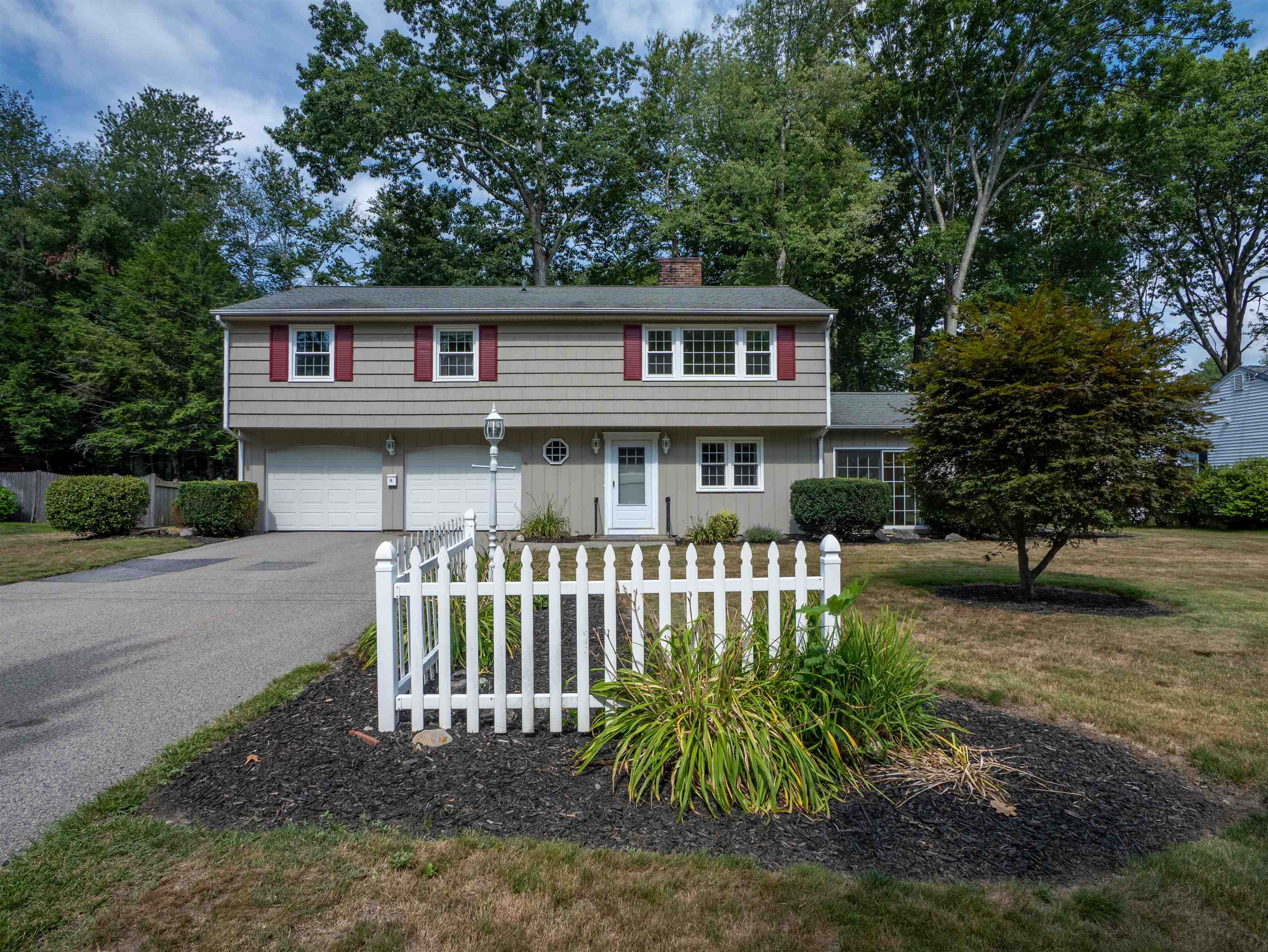 16 Longwood Drive Property Photo 1